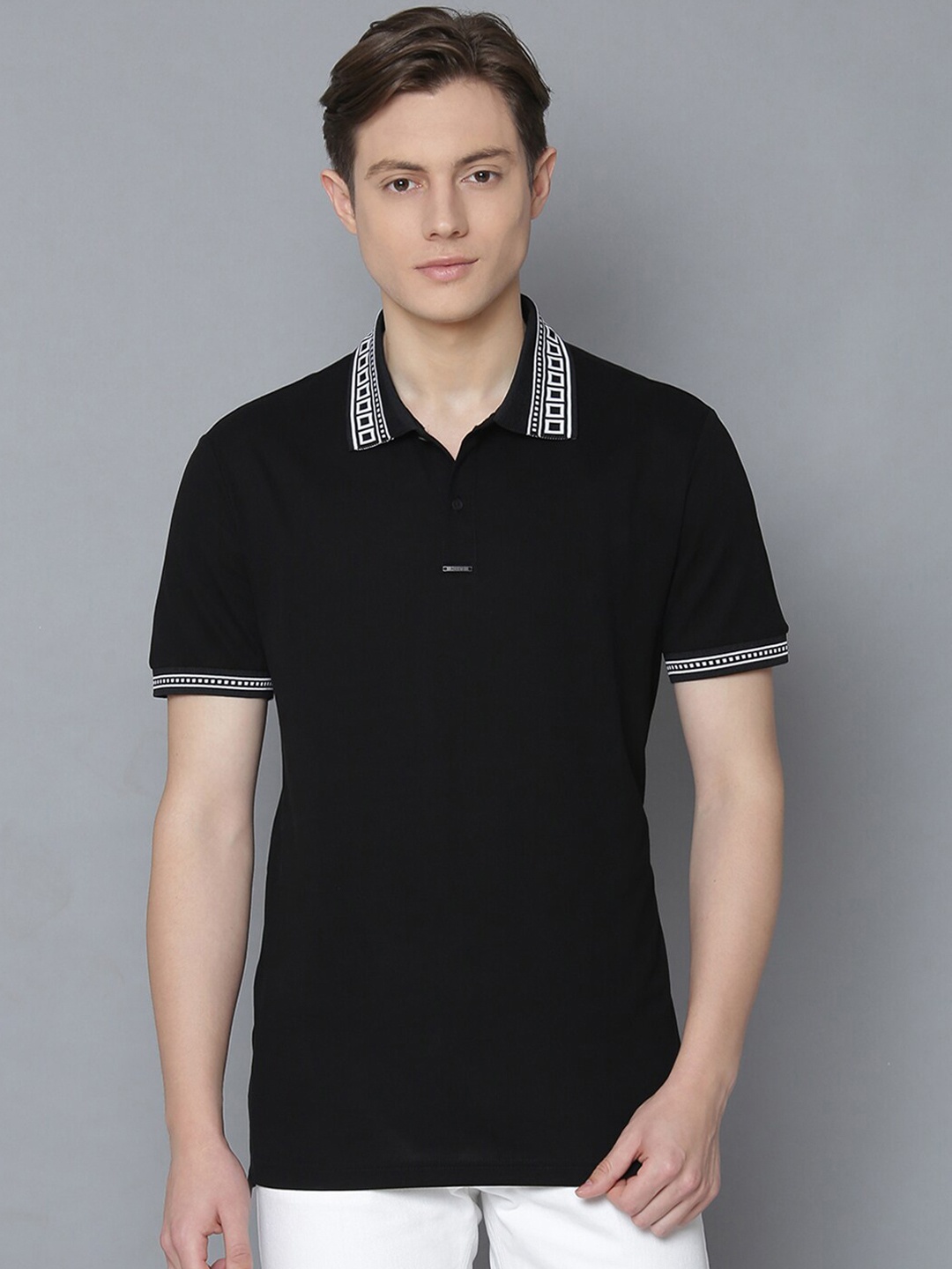 

Antony Morato Men Black Solid Polo Collar T-shirt