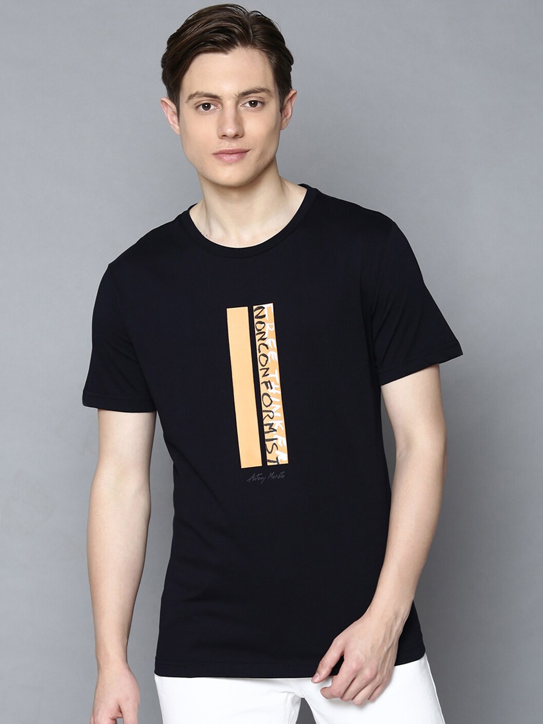 

Antony Morato Men Blue Printed Round Neck T-shirt