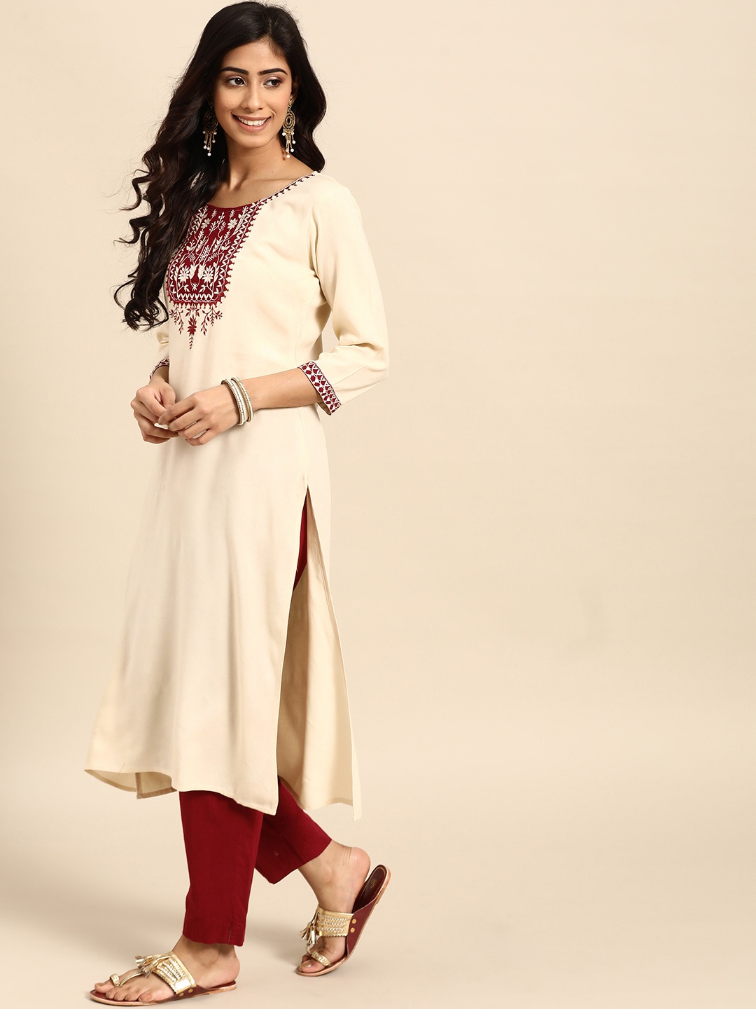 

Rangmayee Women Cream-Coloured Ethnic Motifs Yoke Design Thread Work Kurta