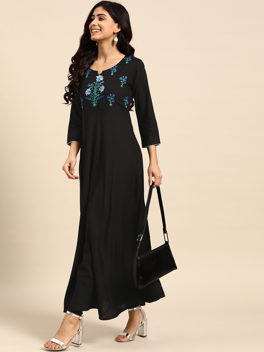 

RANGMAYEEWomen Black Floral Embroidered A-Line Kurta