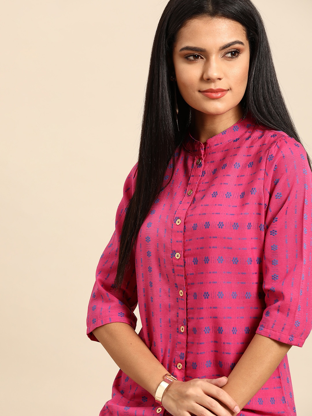 

Anouk Women Fuchsia & Blue Pure Cotton Geometric Printed Band Collar Straight Kurta