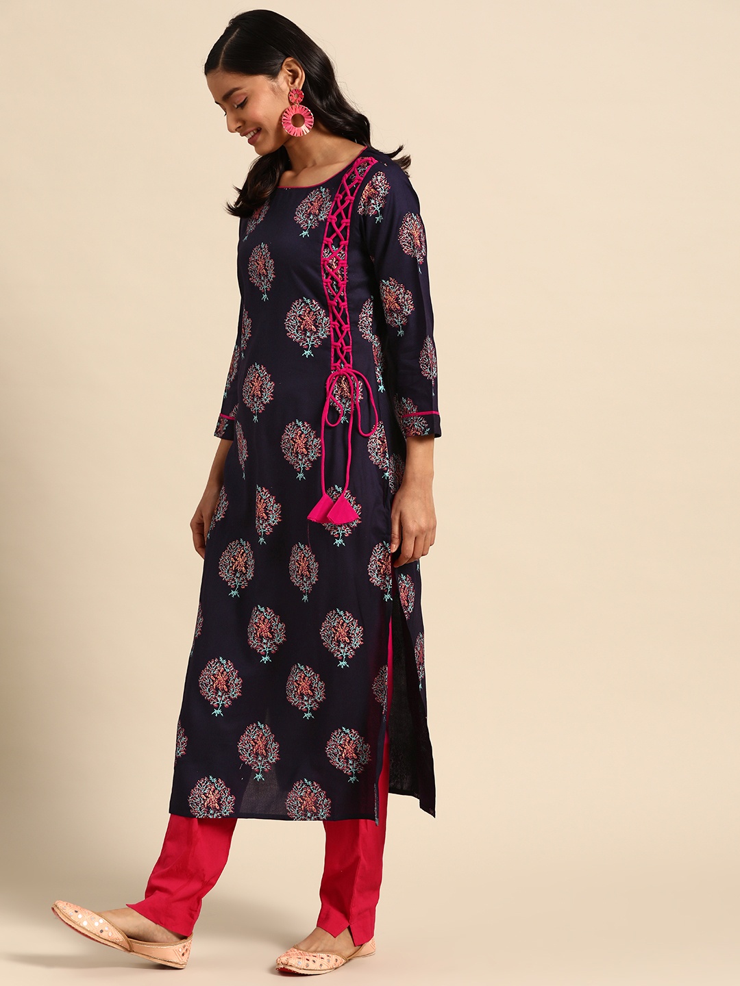 

Rajnandini Women Navy Blue & Golden Ethnic Motifs Printed Pure Cambric Cotton Kurta