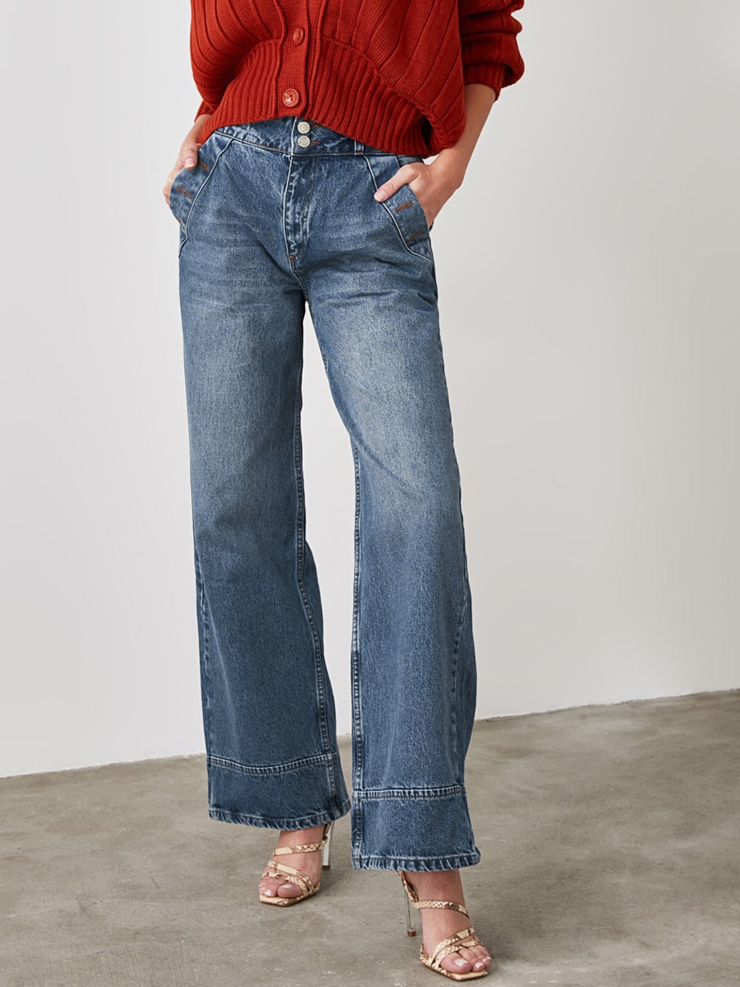 

Trendyol Women Blue Mid-Rise Clean Look Flared Jeans