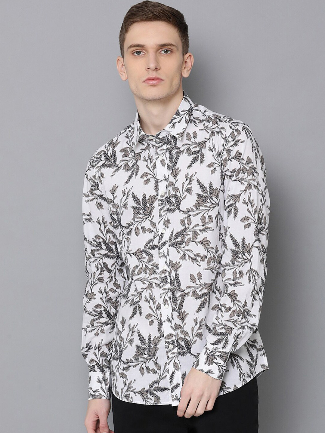 

Antony Morato Men White & Grey Slim Fit Floral Printed Casual Shirt