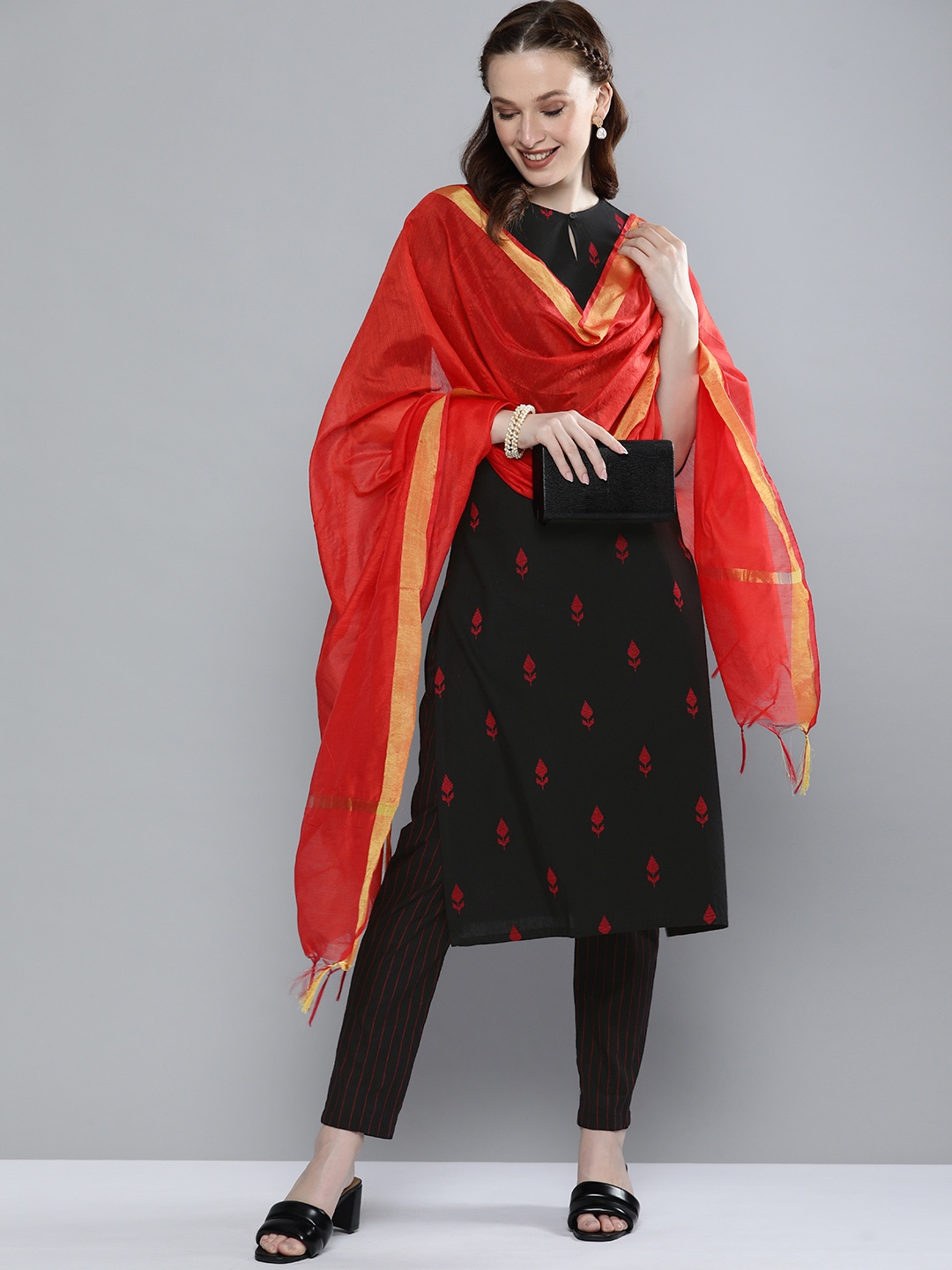 

Vishudh Women Black & Red Woven Design Kurta with Trousers & Dupatta