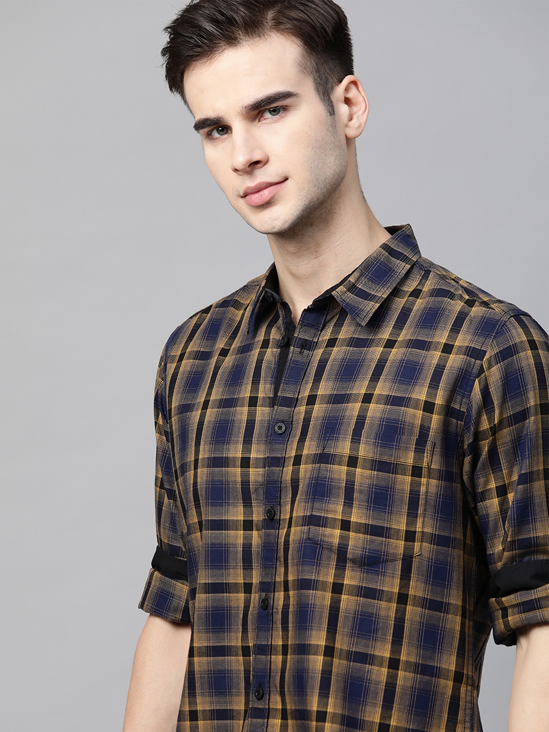 

Roadster Men Beige & Blue Pure Cotton Checked Casual Shirt