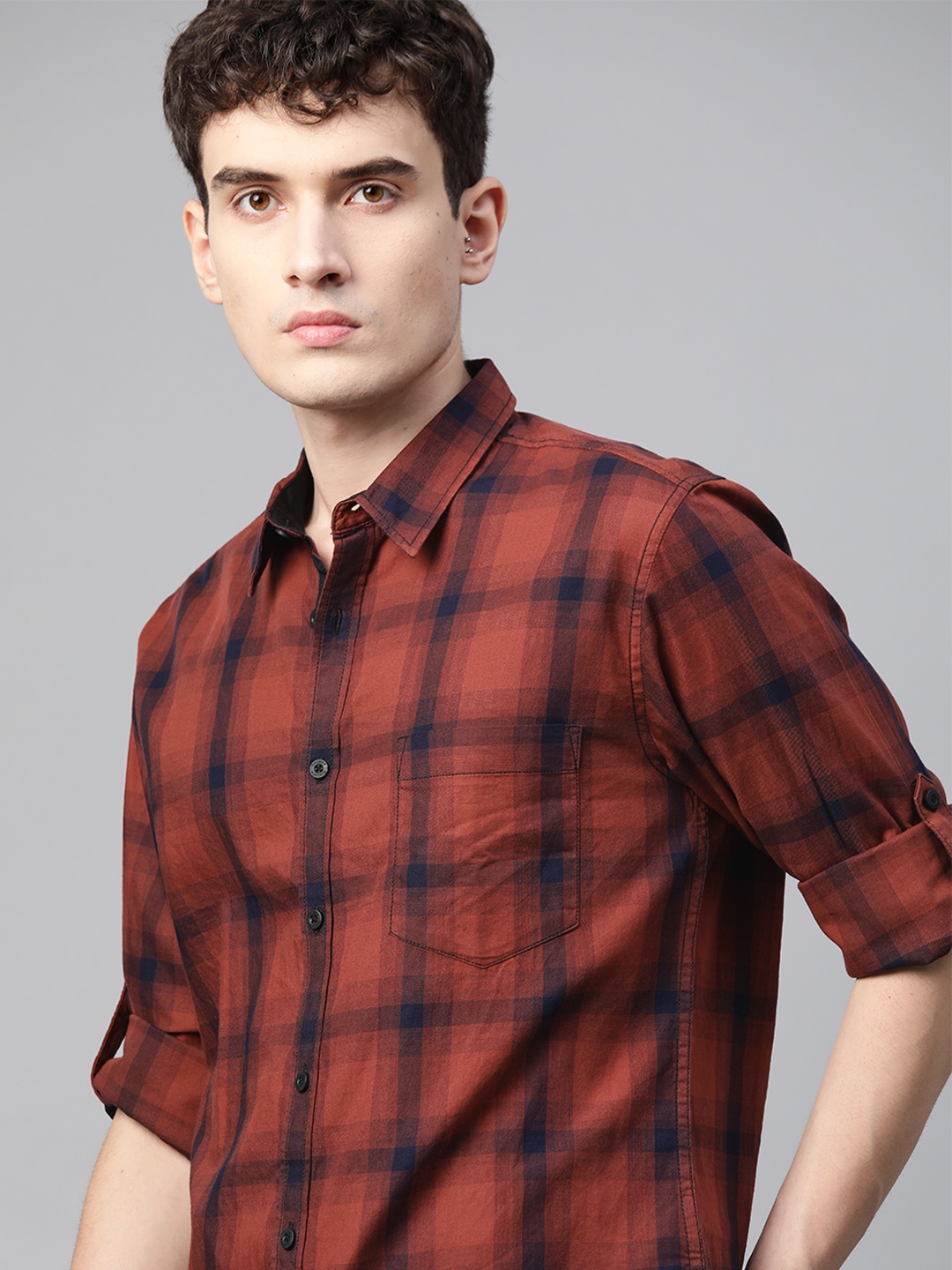 

Roadster Men Red & Black Gingham Checks Checked Cotton Casual Shirt