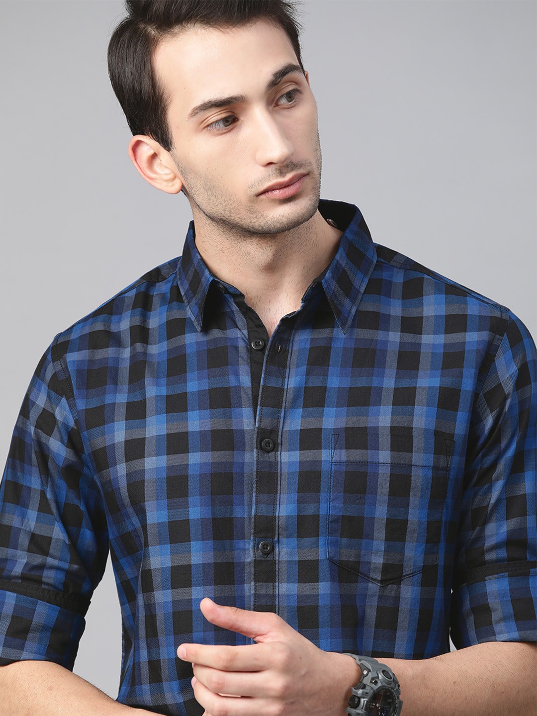 

Roadster Men Blue & Black Checked Casual Shirt