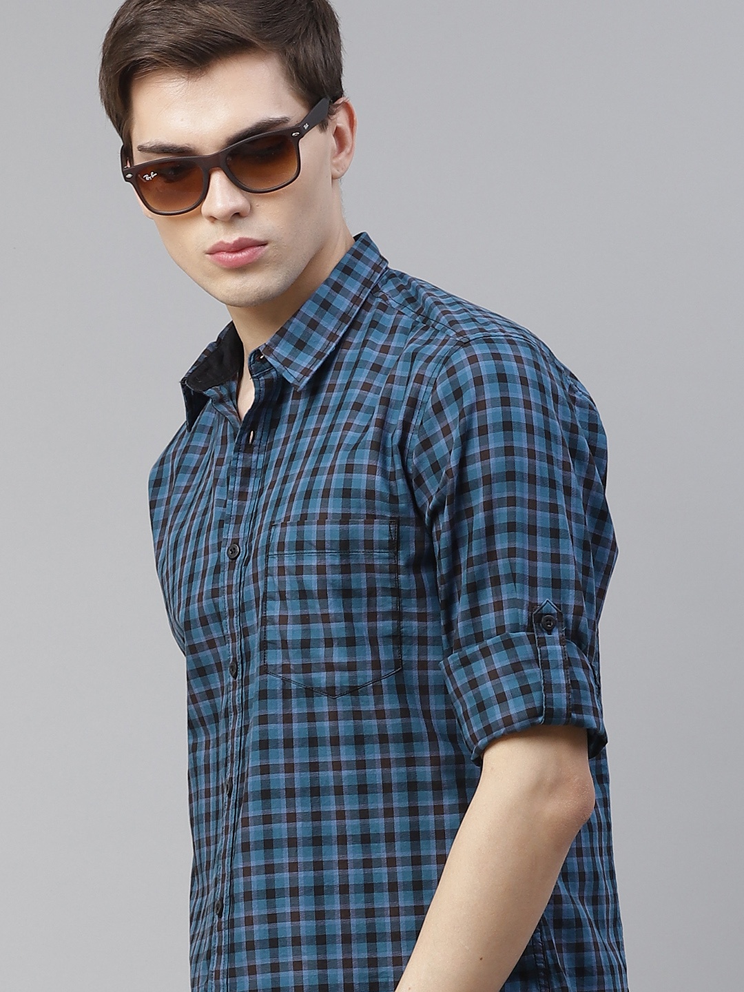 

Roadster Men Blue & Black Regular Fit Checked Pure Cotton Casual Shirt