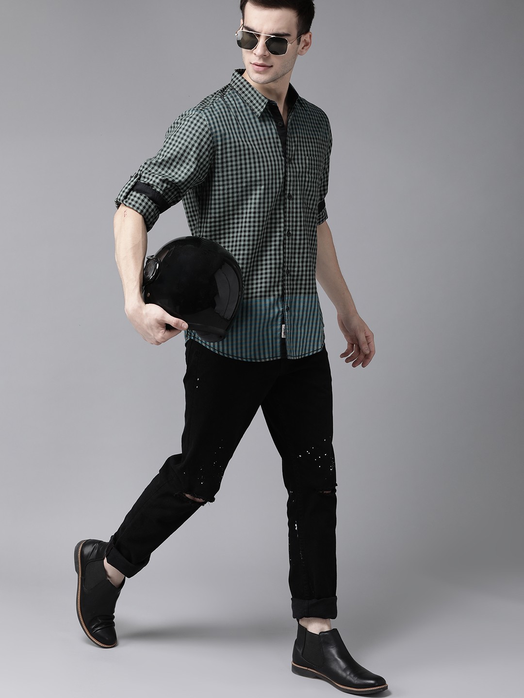 

Roadster Men Olive Green & Black Gingham Checked Cotton Casual Shirt