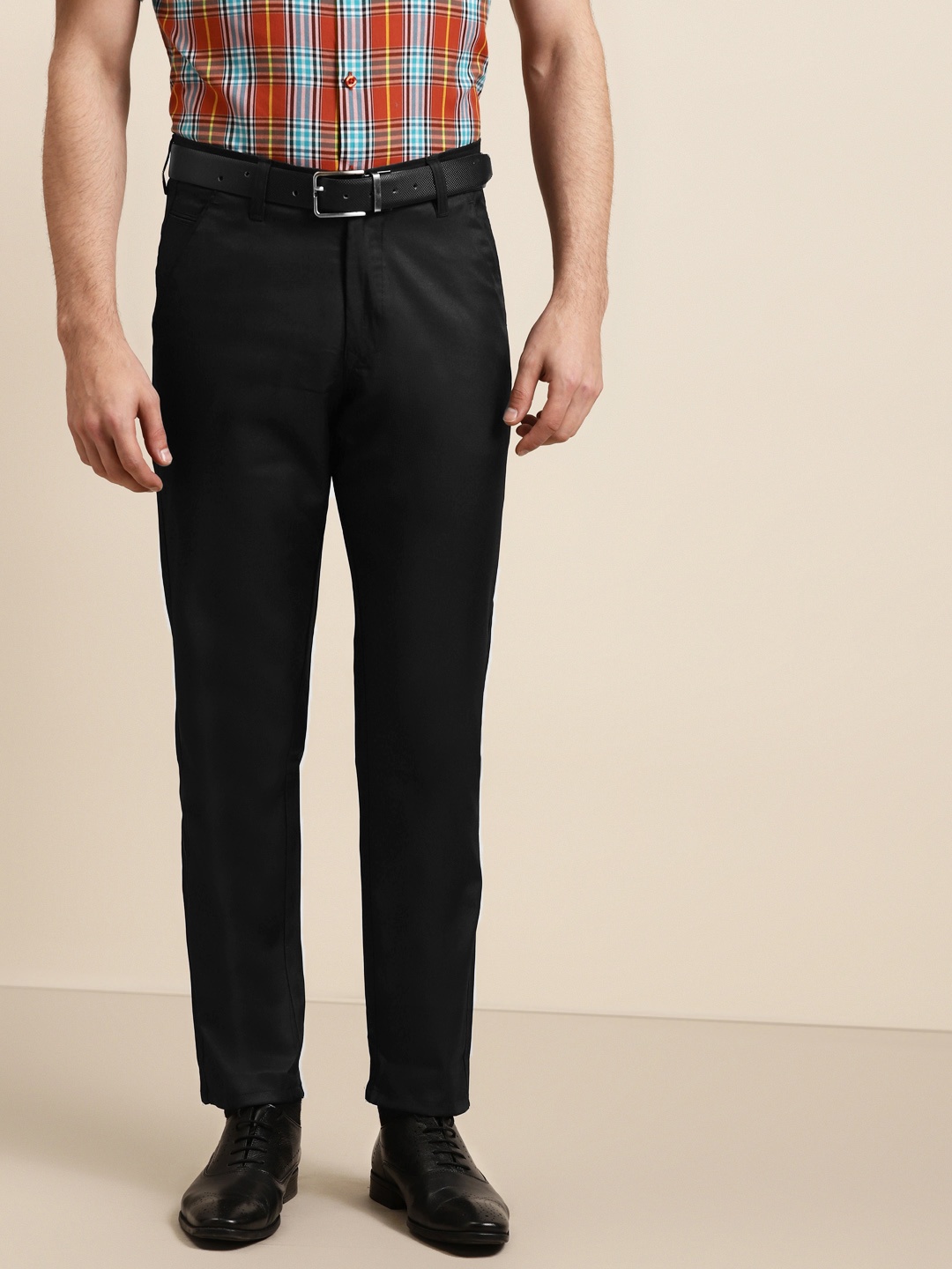 

SOJANYA Men Black Solid Smart Regular Fit Formal Trousers