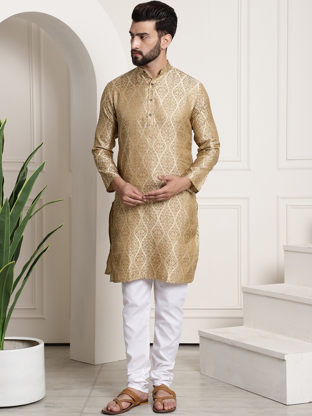 

SOJANYA Men Beige & Off-White Woven Design Kurta with Churidar