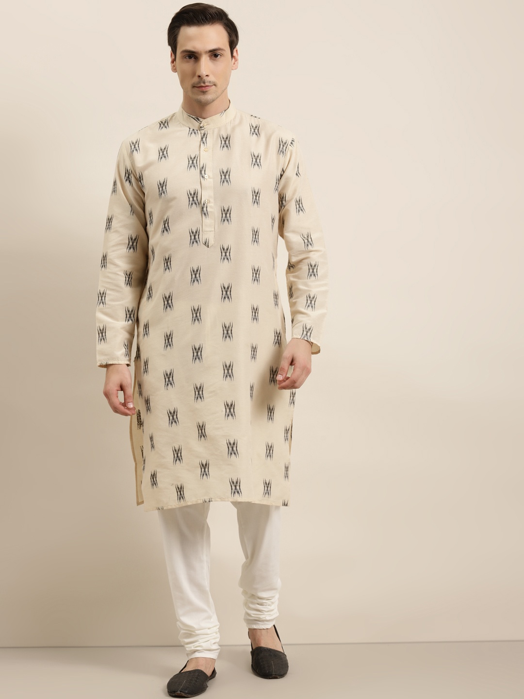 

SOJANYA Men Beige & Black Ikat Woven Design Pure Cotton Kurta with Churidar