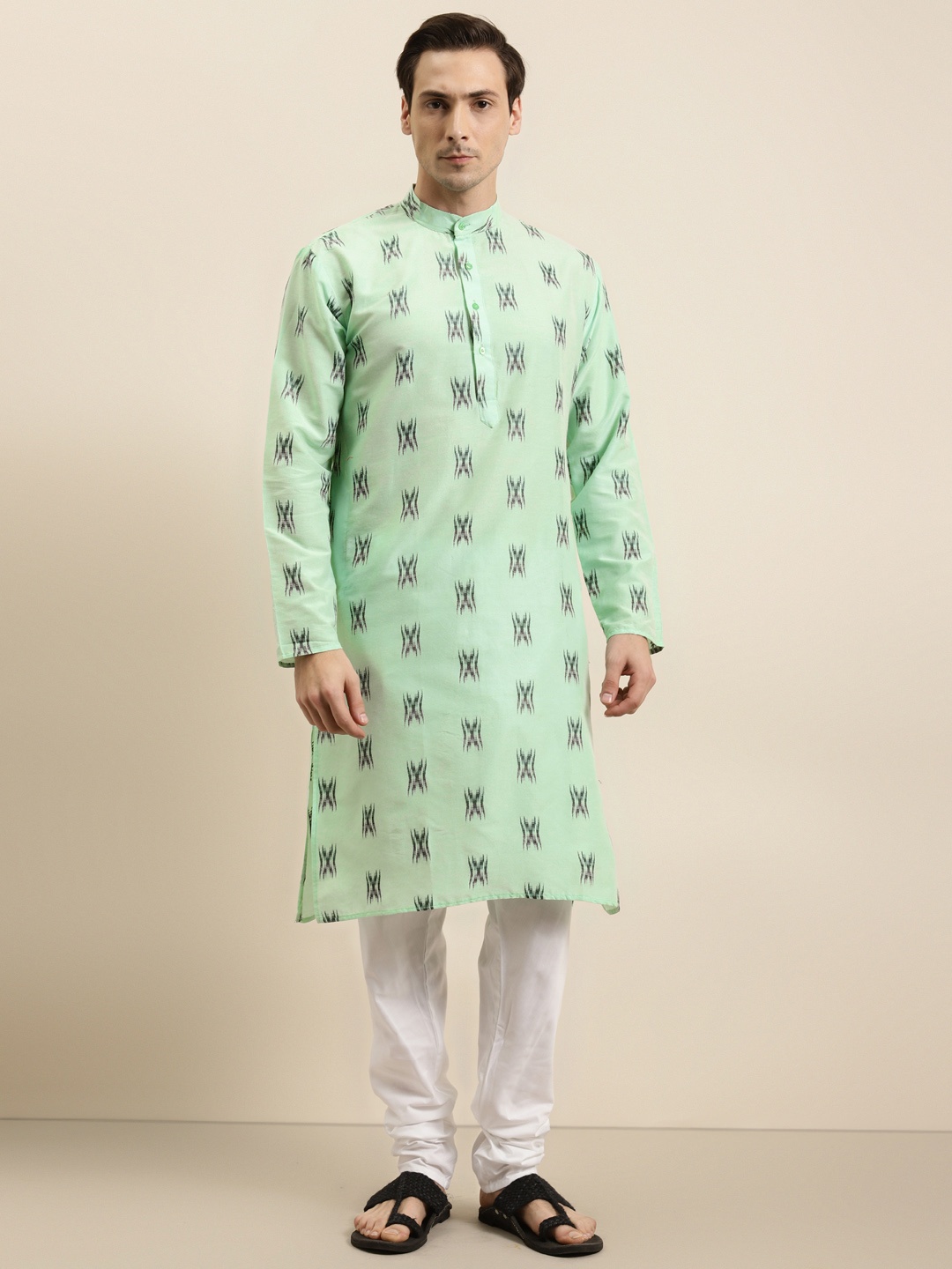 

Sojanya Men Green & Black Geometric Ikkat Cotton Kurta