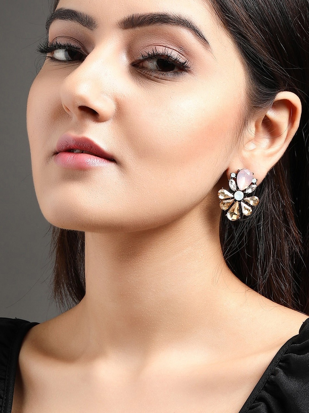 

TOKYO TALKIES X rubans FASHION ACCESSORIES Gold-Plated Handcrafted Crystal Oversized Studs
