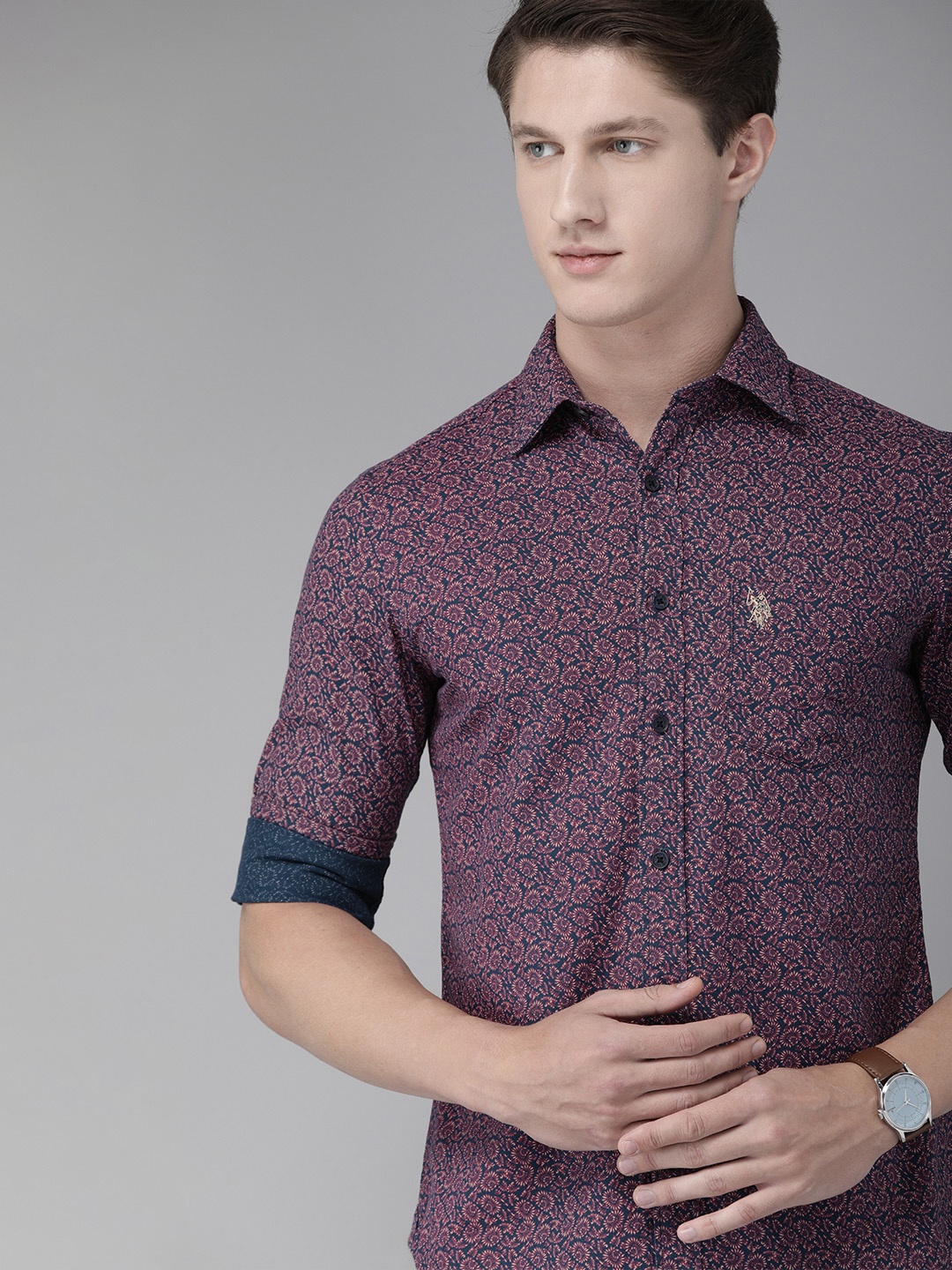 

U.S. Polo Assn. Men Navy Blue & Red Tailored Fit Solid Casual Shirt