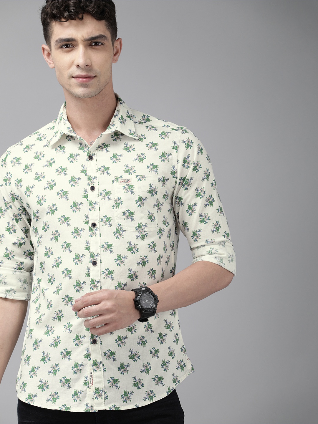 

U.S. Polo Assn. Denim Co. Men Off-White & Green Regular Fit Printed Casual Shirt