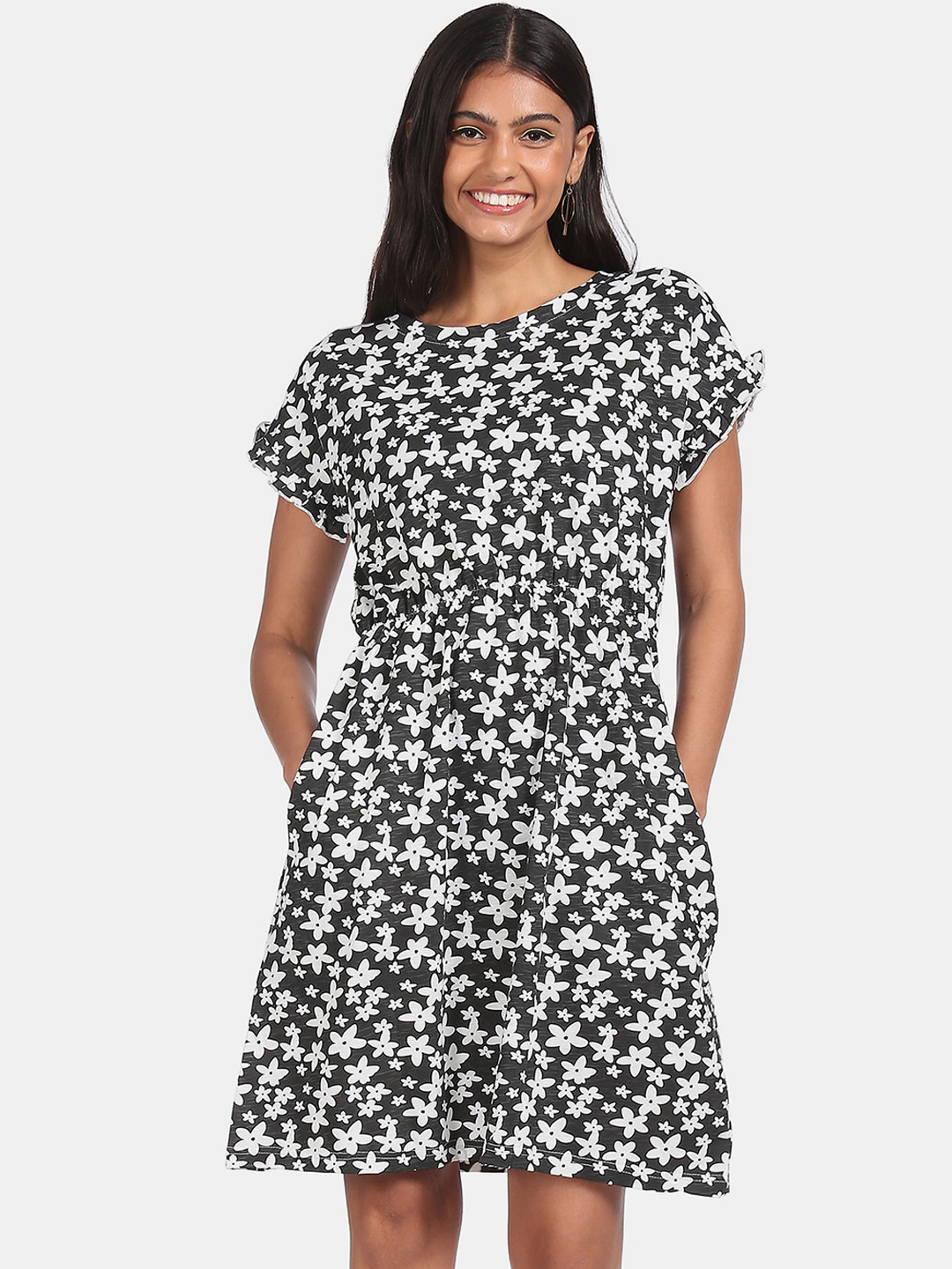 

Sugr Women Black Short Sleeve Printed Fit And Flare Dress