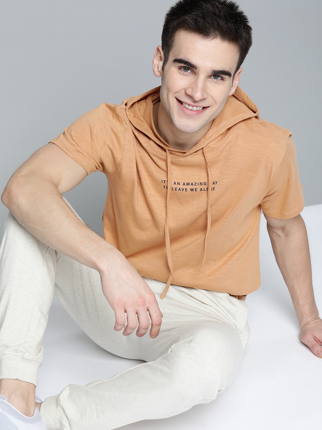 

M&H Easy Men Beige Printed Detail Hood T-shirt