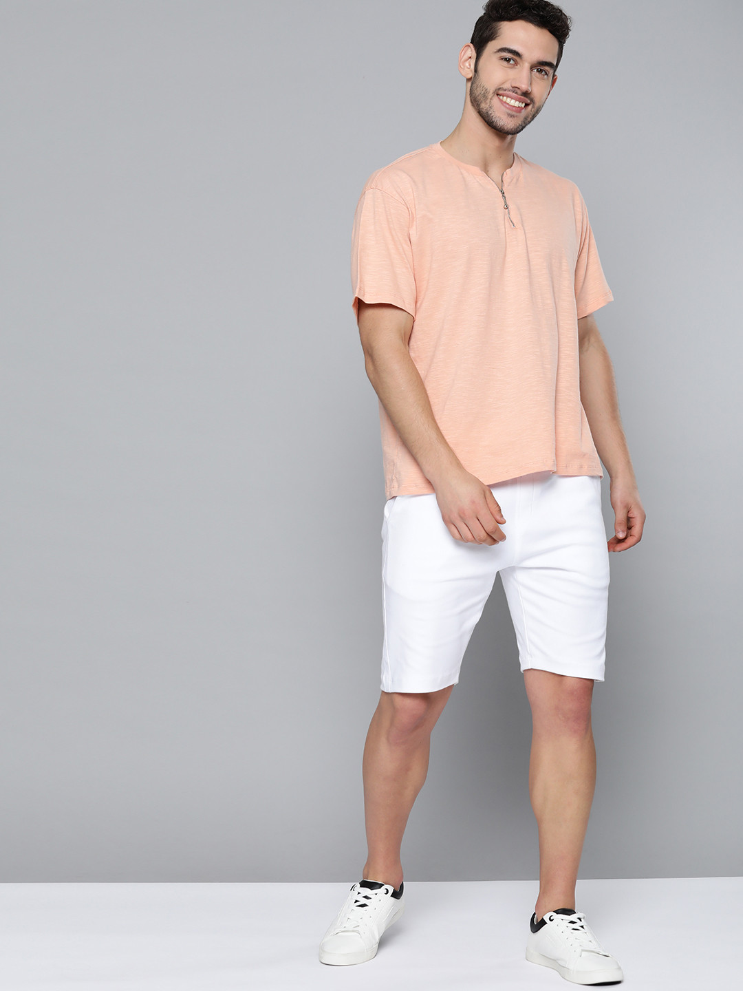 

M&H Easy Men Peach-Coloured Solid Round Neck T-shirt