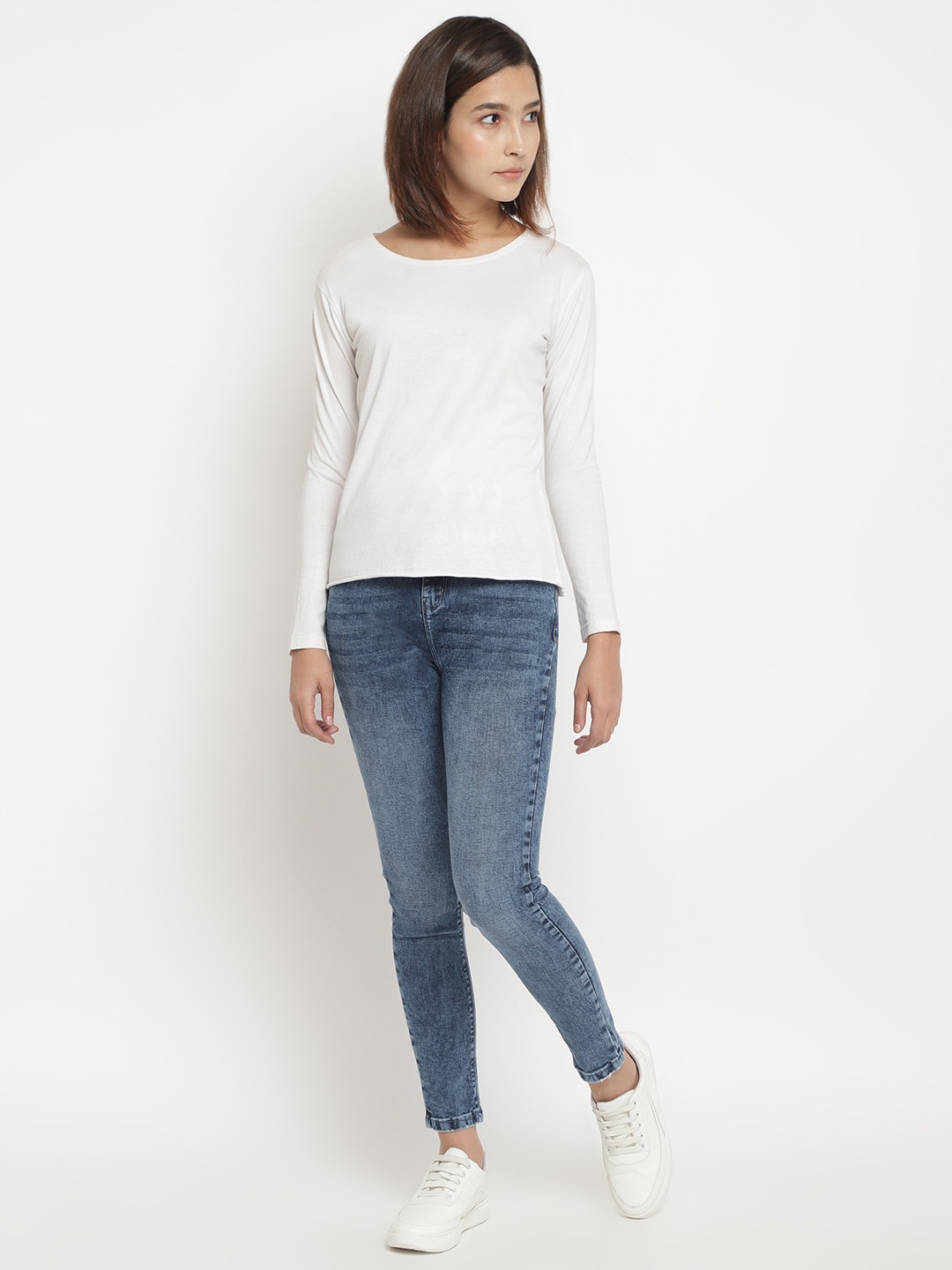 

Belliskey Women Blue Slim Fit High-Rise Clean Look Stretchable Jeans