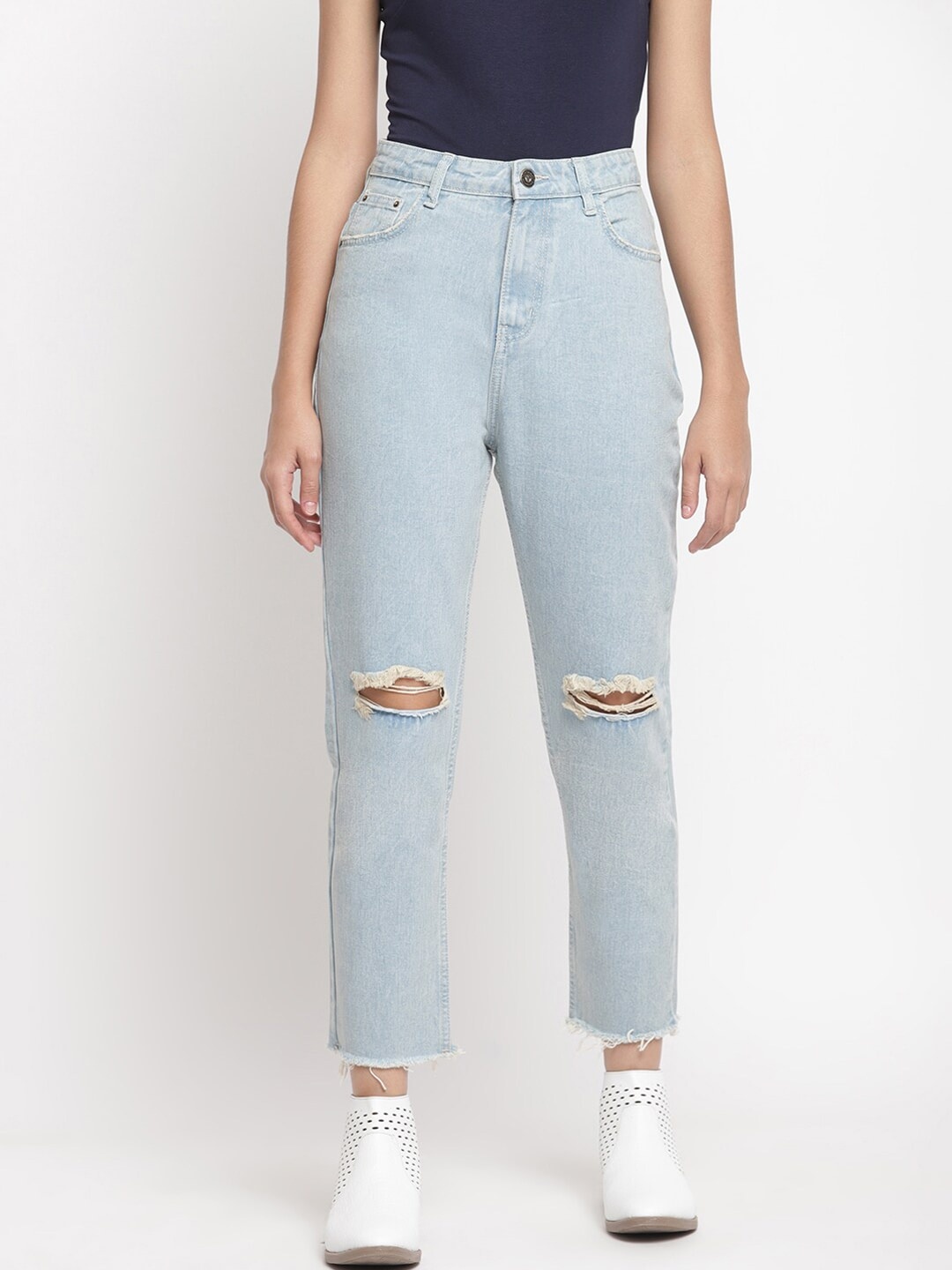 

Belliskey Women Blue Boyfriend Fit Mid-Rise Mildly Distressed Cropped Jeans