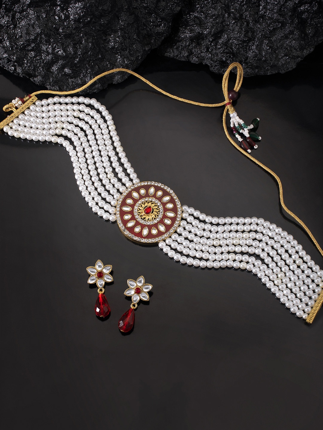 

Peora White & Maroon Gold-Plated Meenakari Kundan Beaded Traditional Jewellery Set