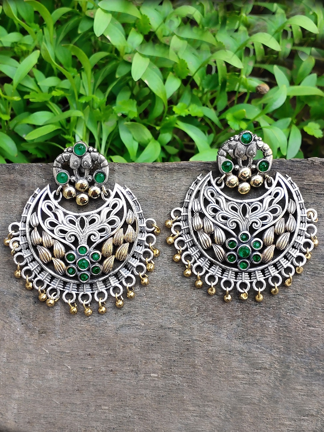 

Peora Oxidised Gold Silver-Plated Crescent Shaped Chandbalis