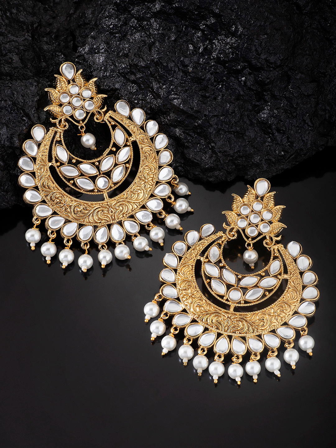 

Peora Gold Plated & White Crescent Shaped Chandbalis