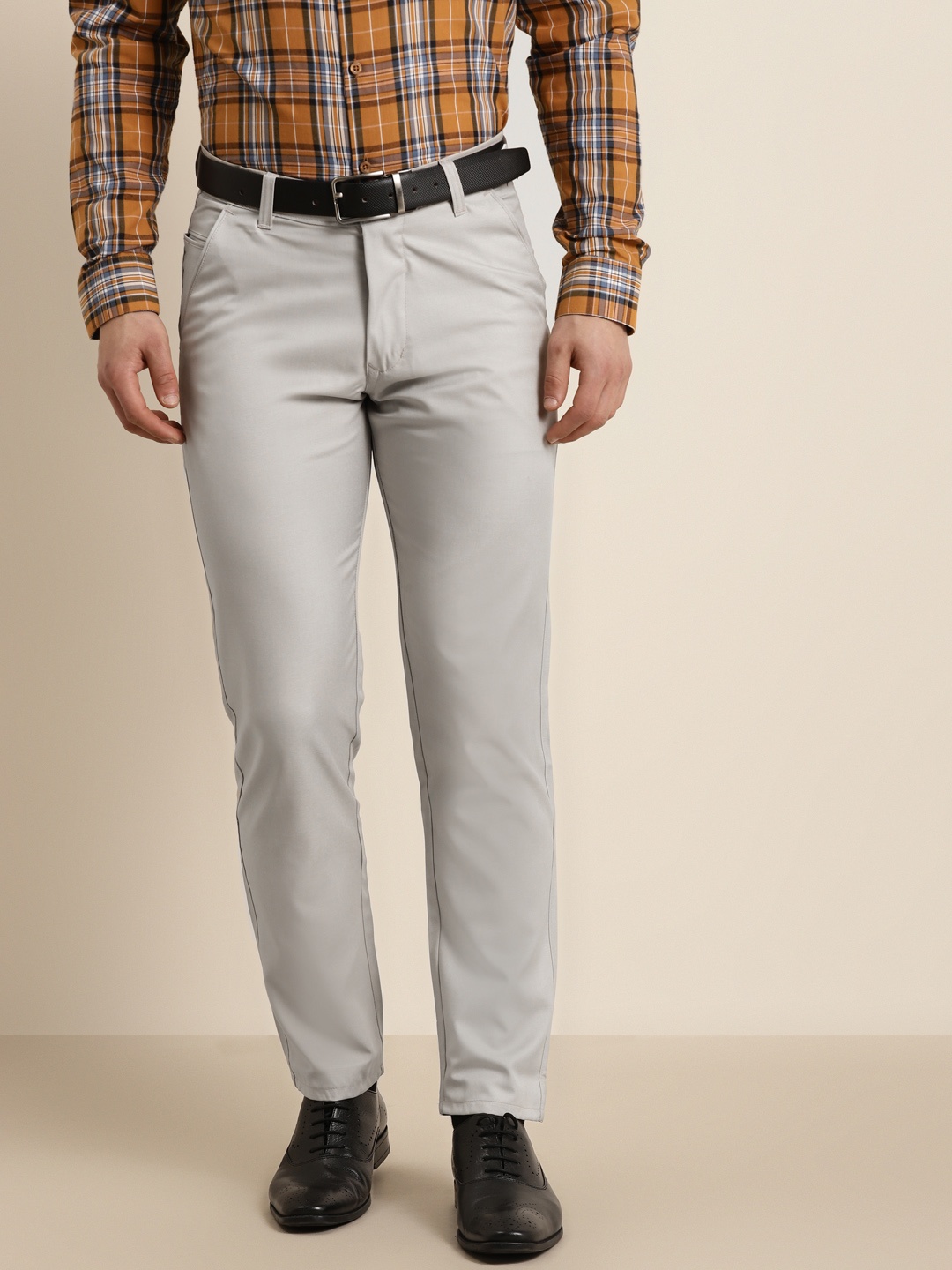 

SOJANYA Men Grey Smart Straight Fit Solid Formal Trousers