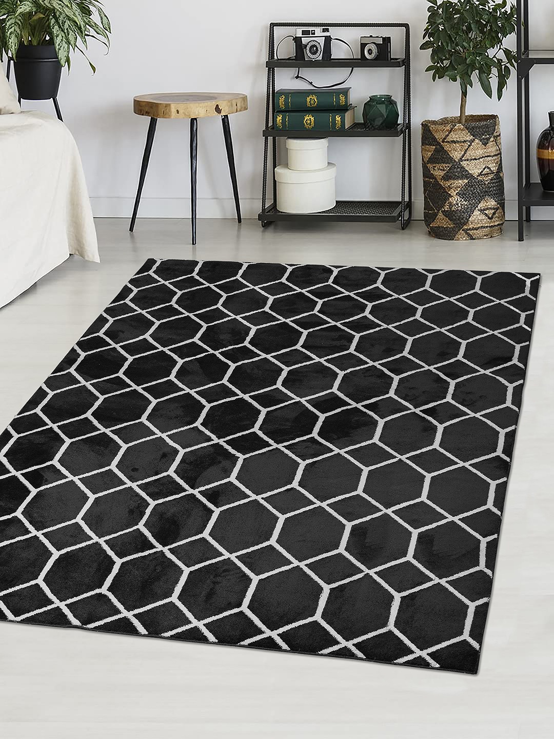 

Saral Home Black & White Geometric Microfiber Anti-Skid Carpet