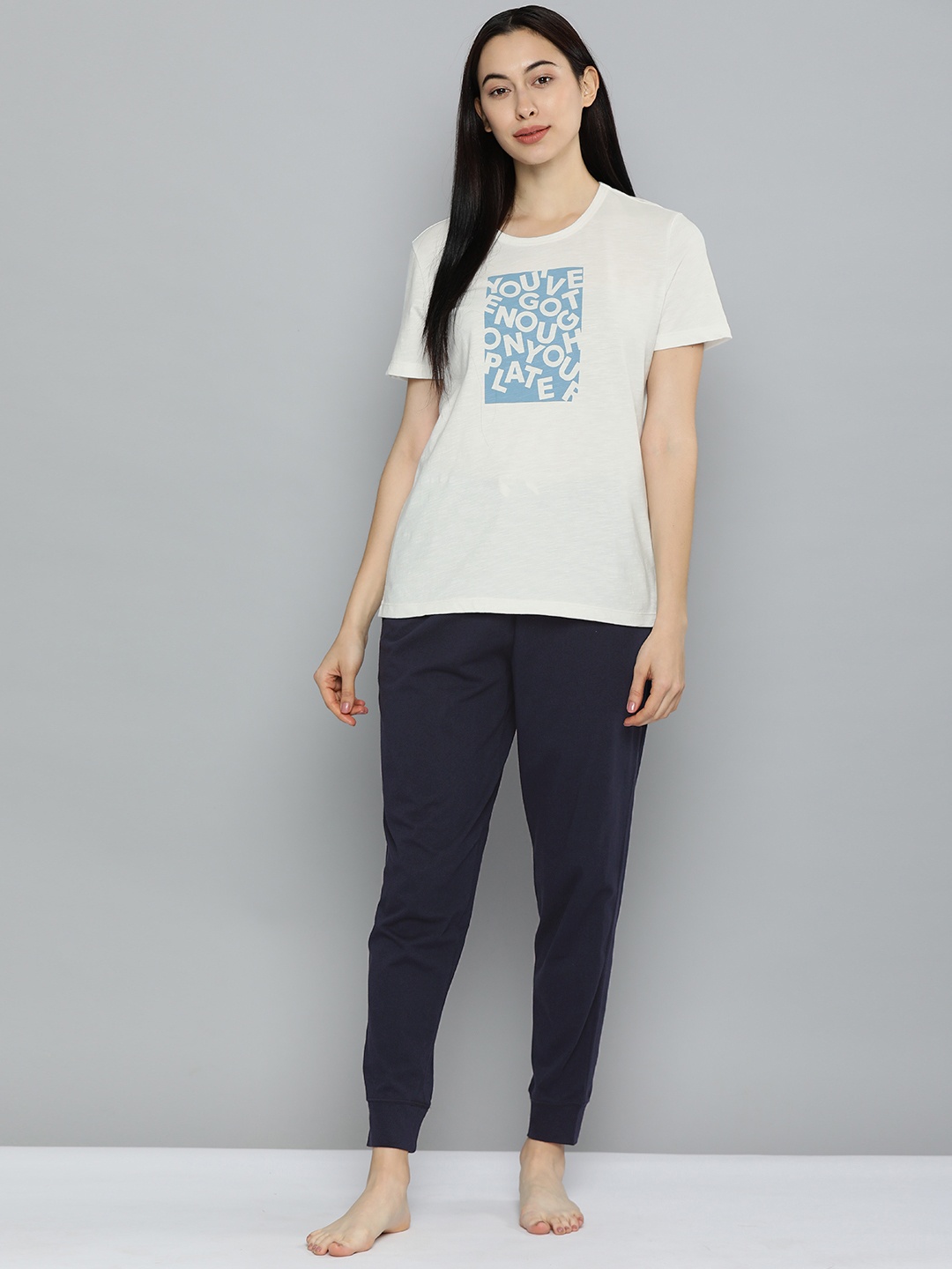 

Chemistry Women White & Navy Blue Printed Night suit