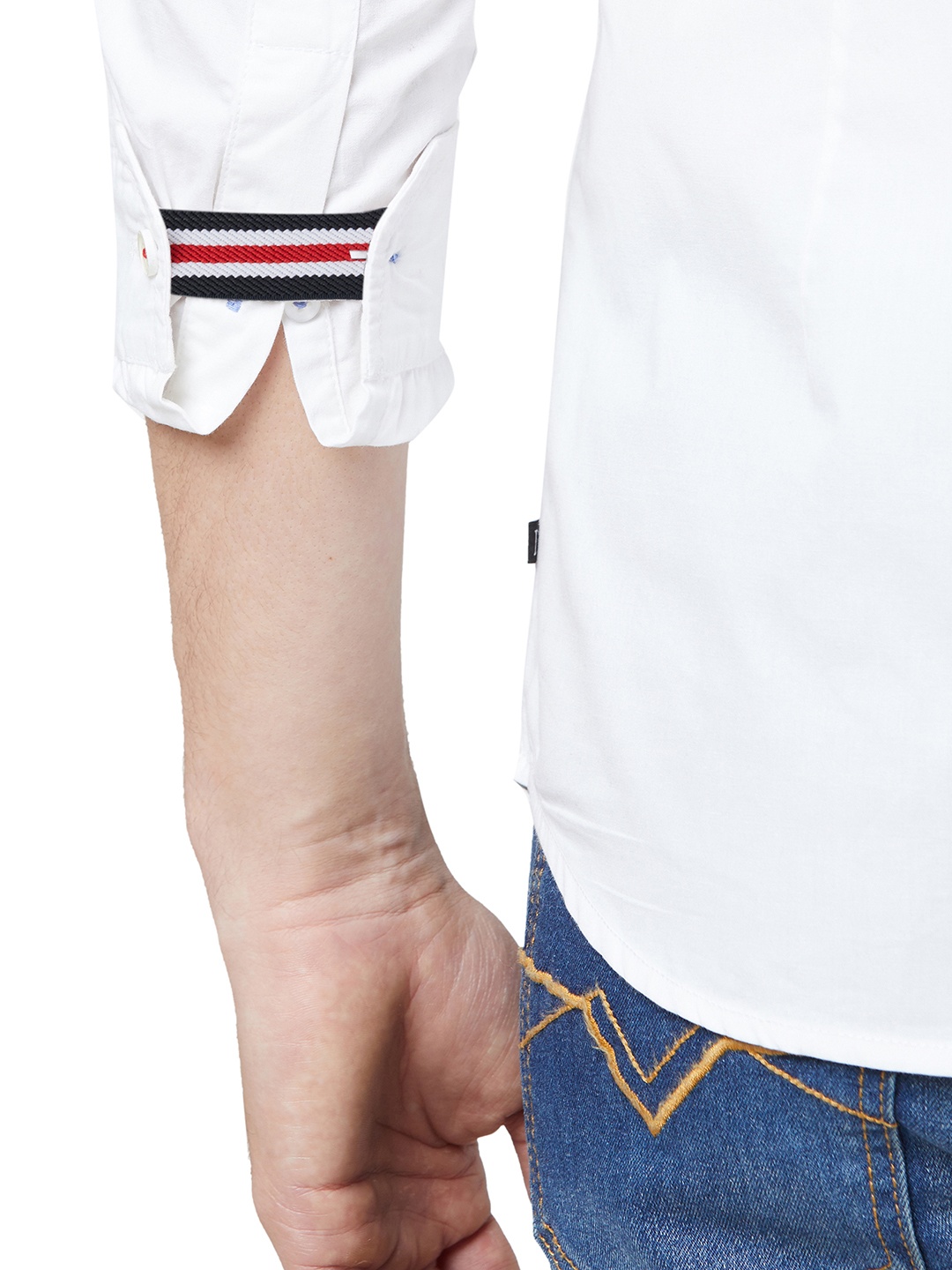 

EVOQ Men Red & White Striped Cuff Bands