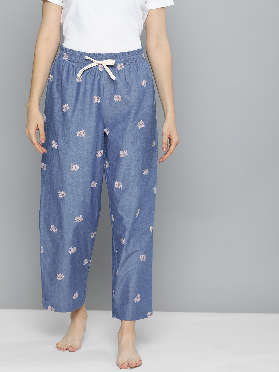 

Chemistry Women Blue & Pink Printed Chambray Cropped Lounge Pants