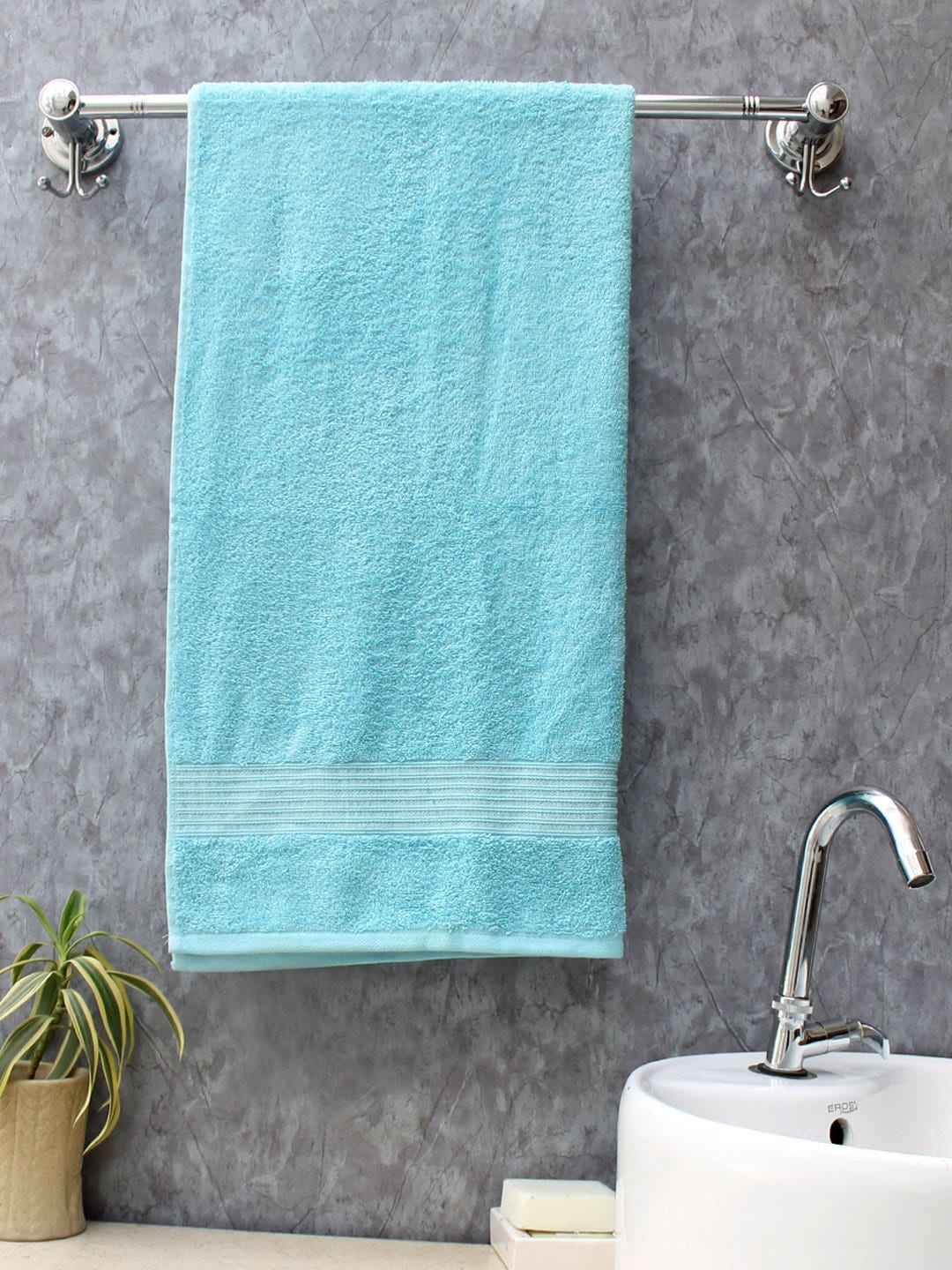 

AVI Living Unisex Turquoise Blue Solid 650 GSM Bath Towel