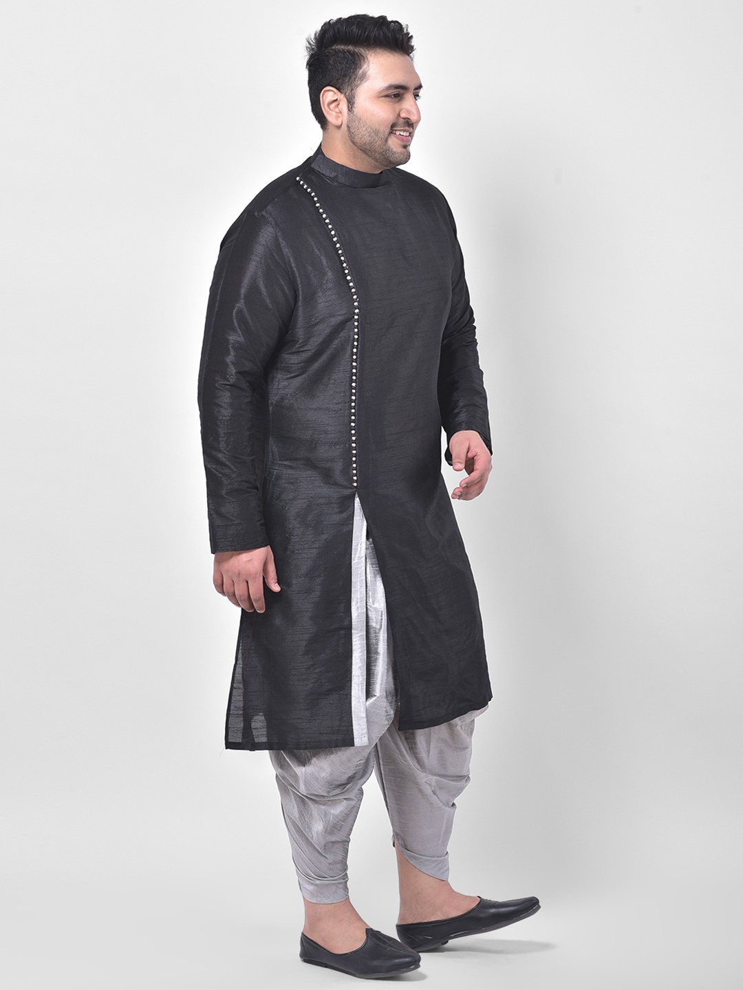 

DEYANN PLUS Men Black Solid Angrakha Kurta