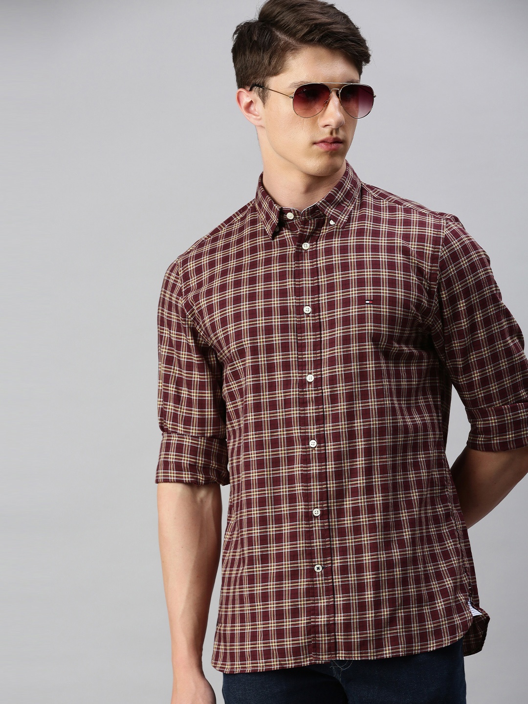 

Tommy Hilfiger Men Burgundy & White Regular Fit Checked Casual Shirt
