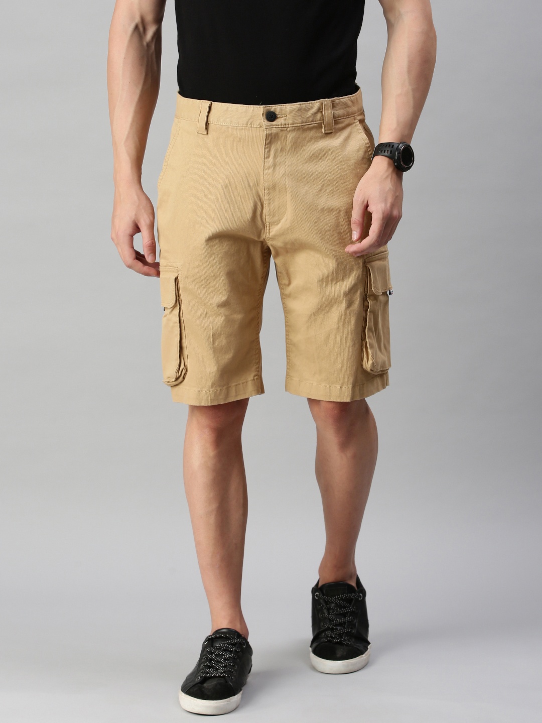 

Tommy Hilfiger Men Khaki Solid Regular Fit Cargo Shorts