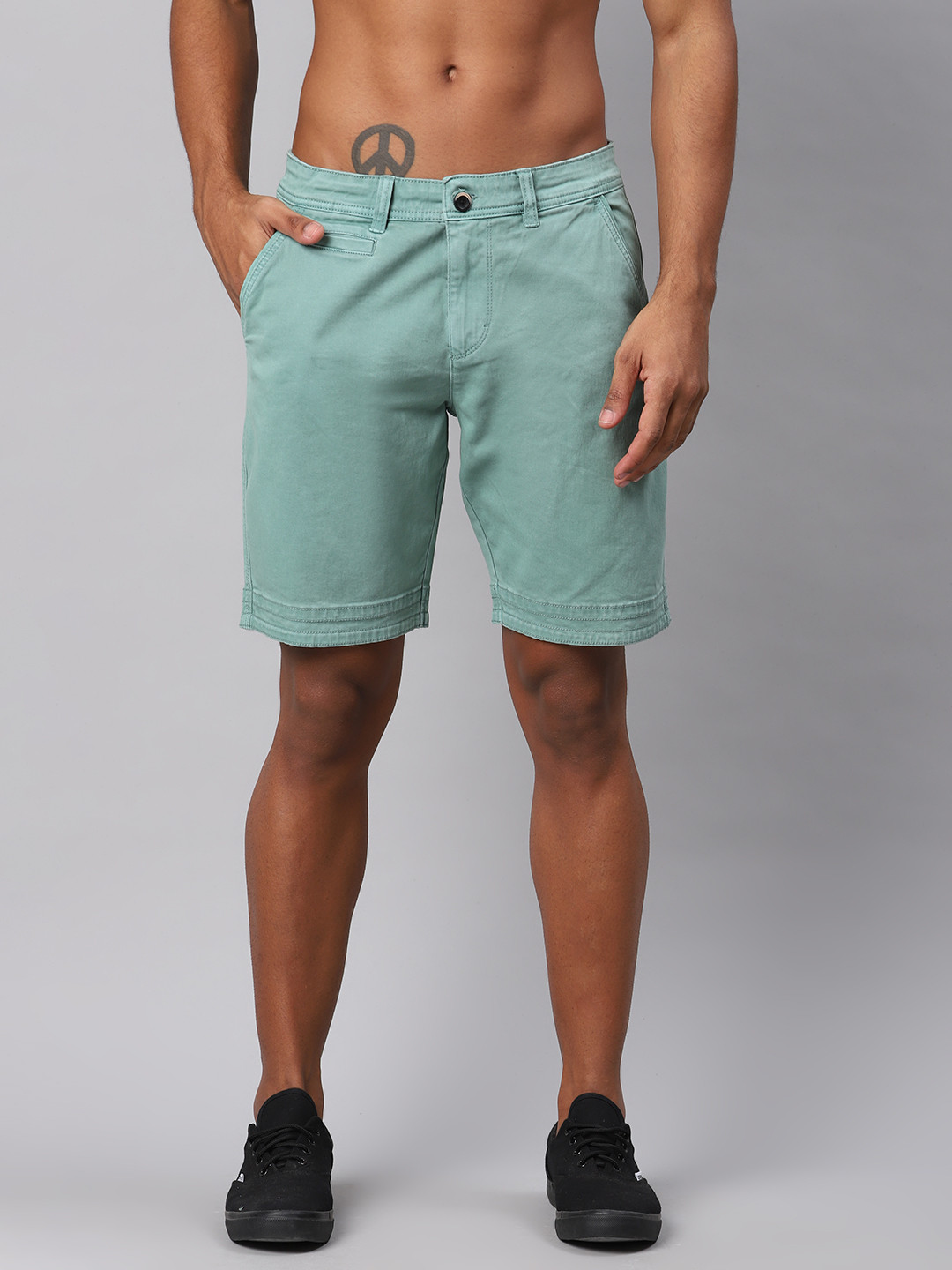 

Roadster Men Sea Green Solid Regular Fit Shorts