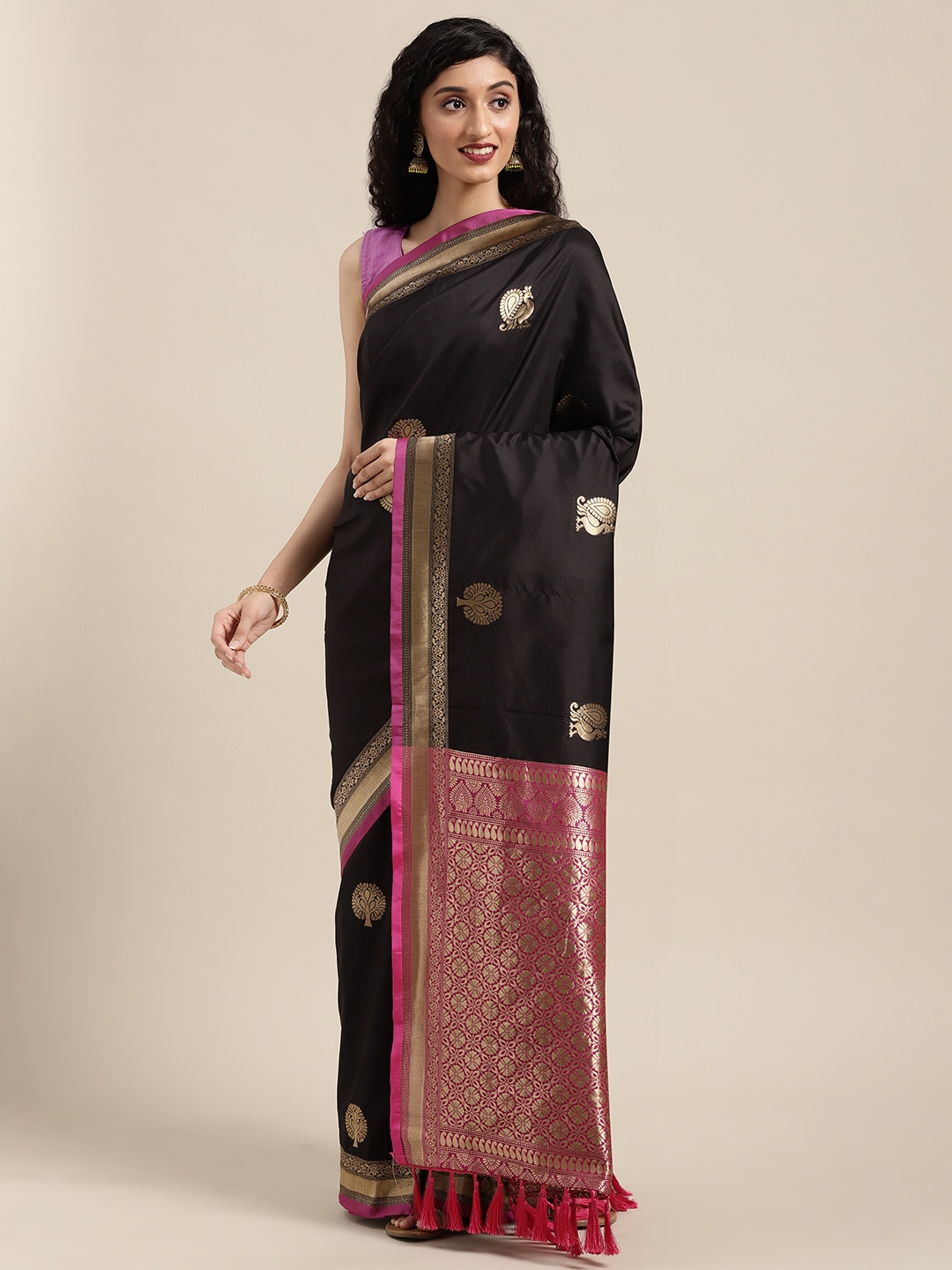 

VASTRANAND Black & Gold-Toned Silk Blend Woven Design Banarasi Saree