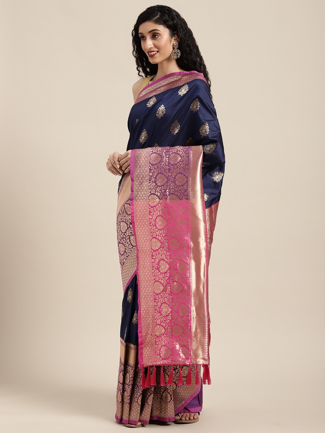 

VASTRANAND Navy Blue & Gold-Toned Silk Blend Woven Design Banarasi Saree