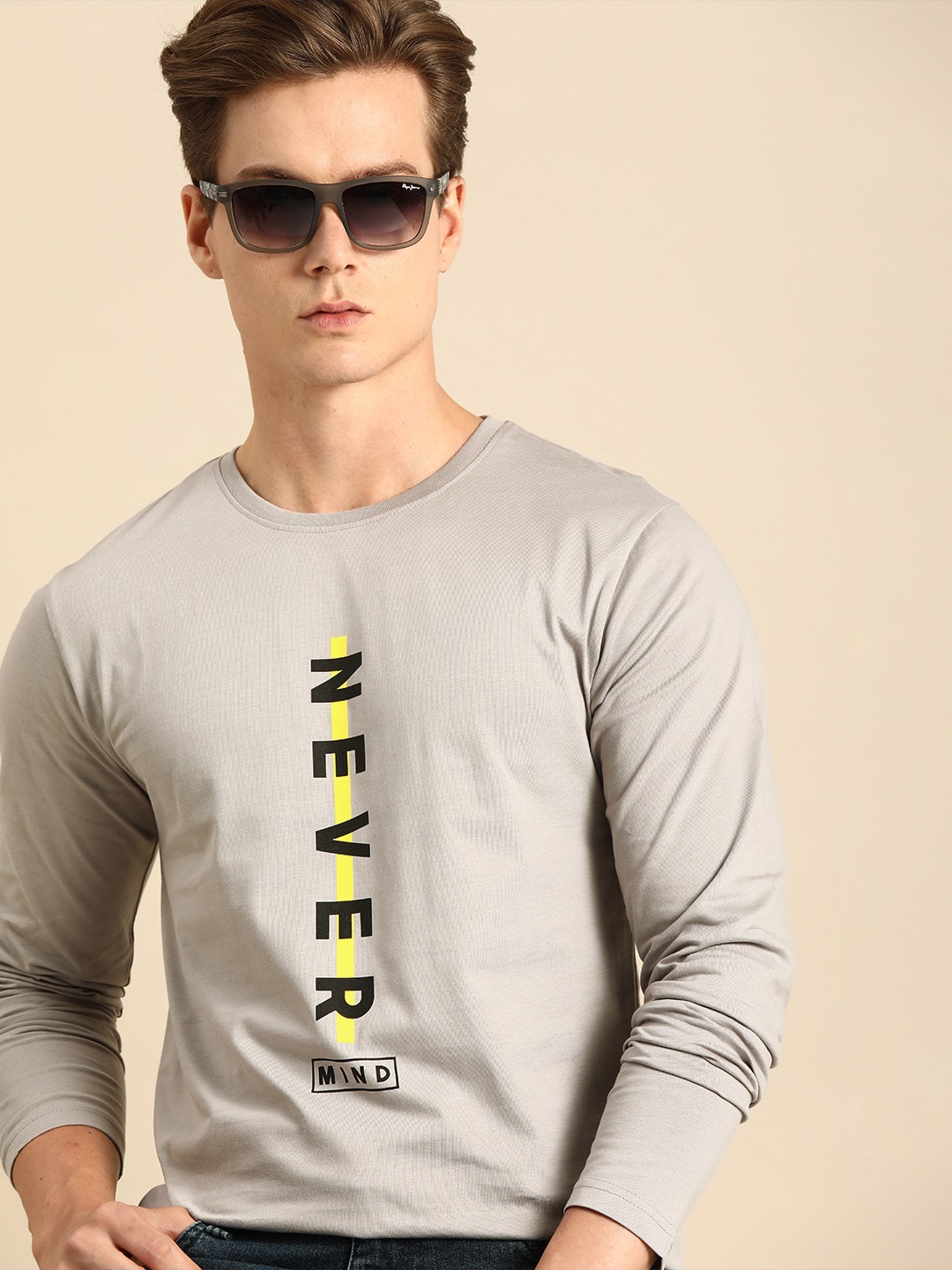 

Bewakoof Men Grey Printed Round Neck Pure Cotton T-shirt