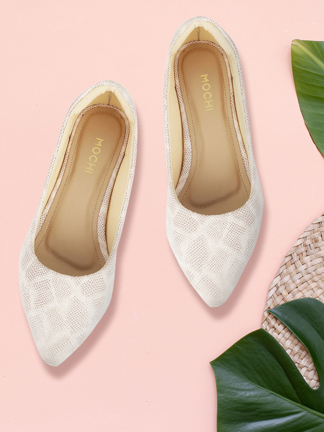 

Mochi Women Beige Woven Design Pumps