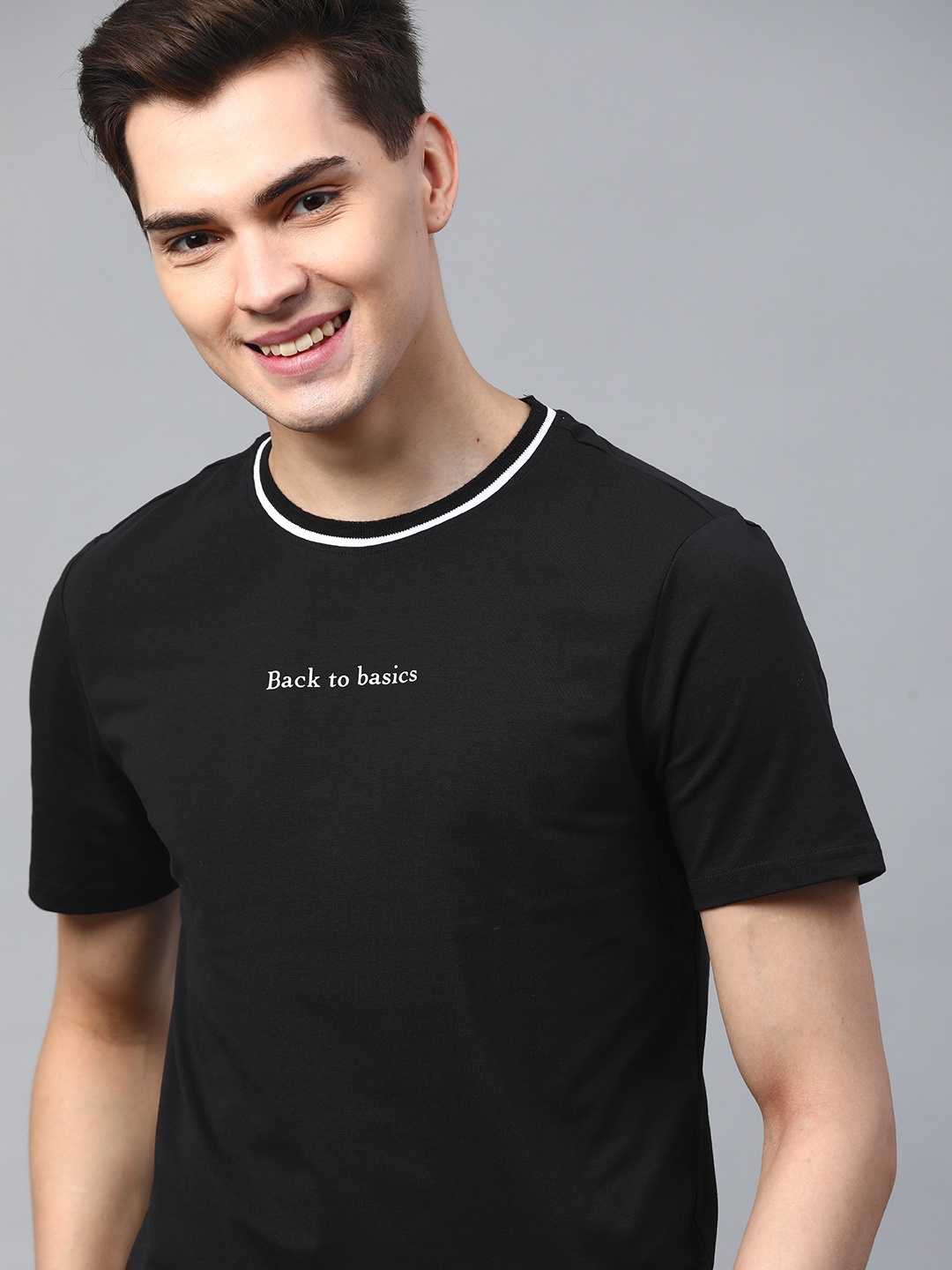 

M&H Easy Men Black Solid T-shirt