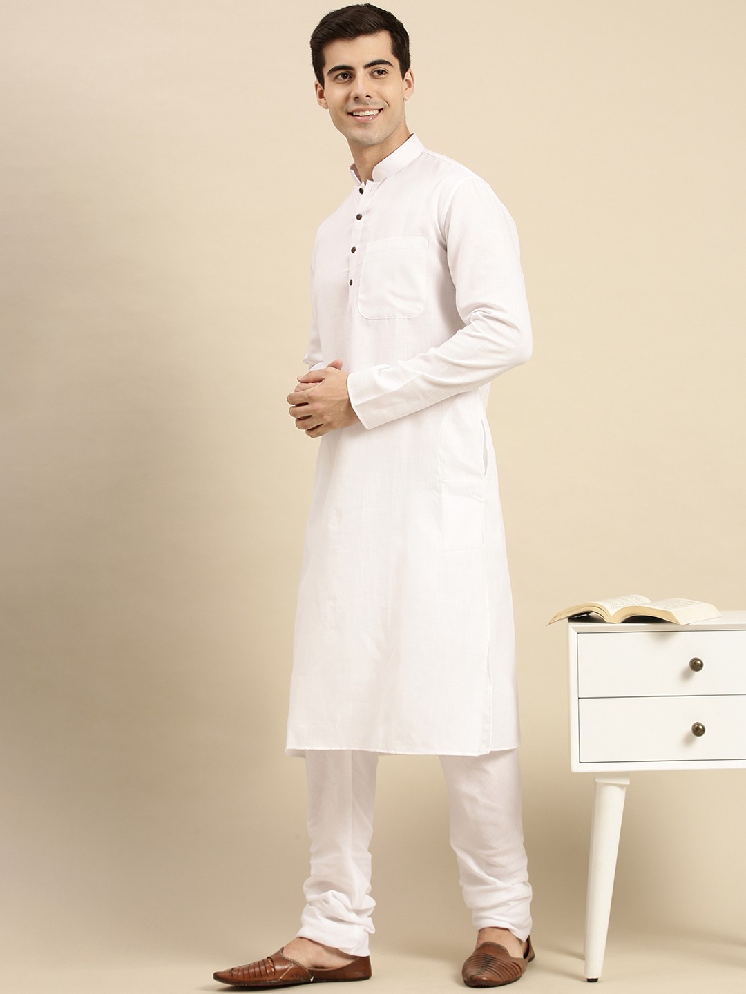 

Sanwara Men White Kurta