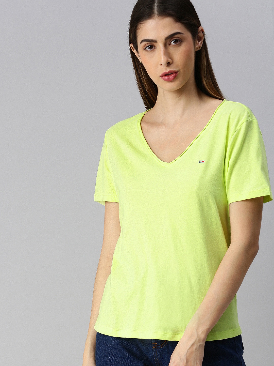 

Tommy Hilfiger Women Green Solid Round Neck Pure Cotton T-shirt