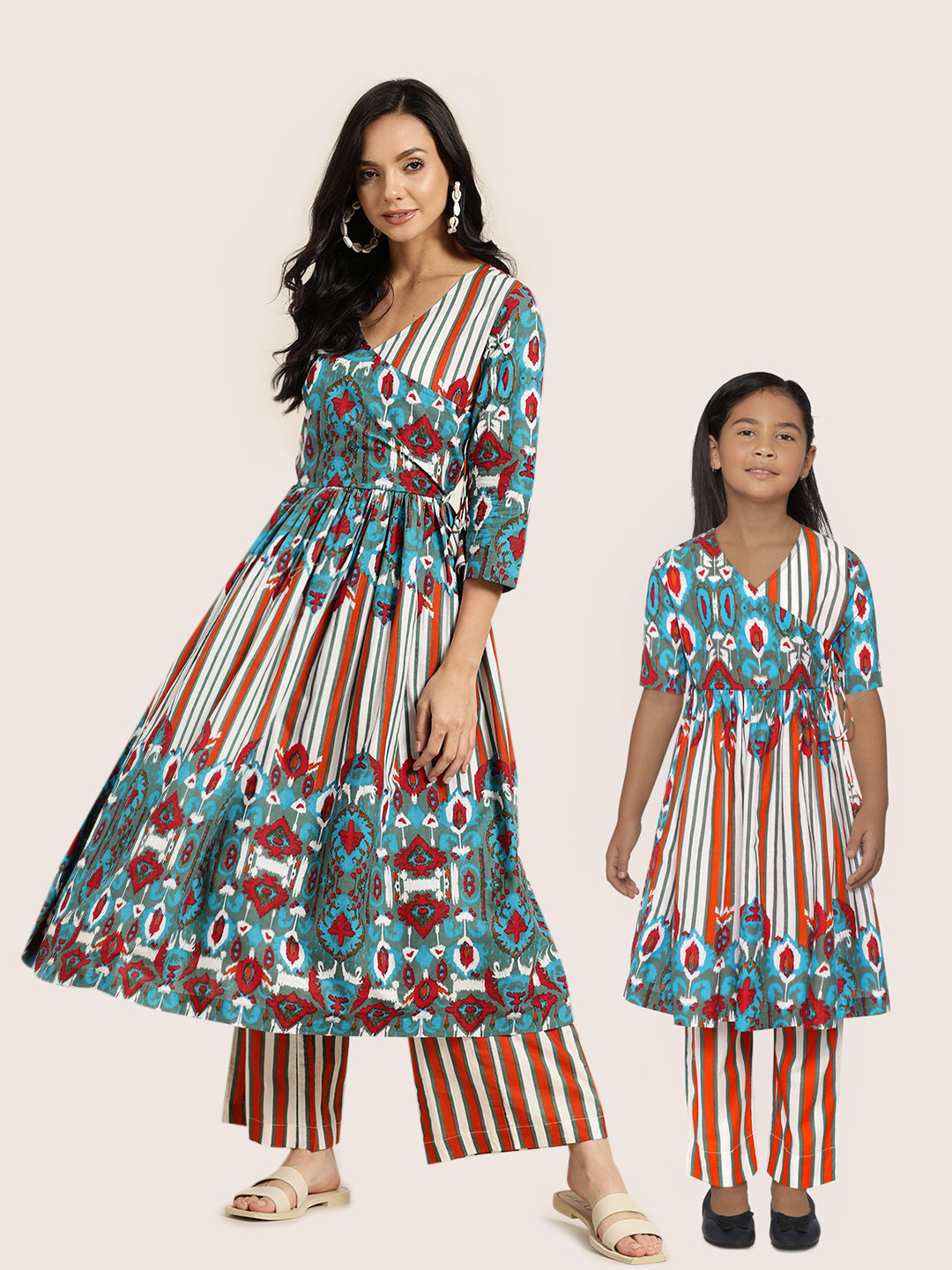 

Sangria Women Blue Ethnic Motifs Printed Pure Cotton Kurta with Palazzos