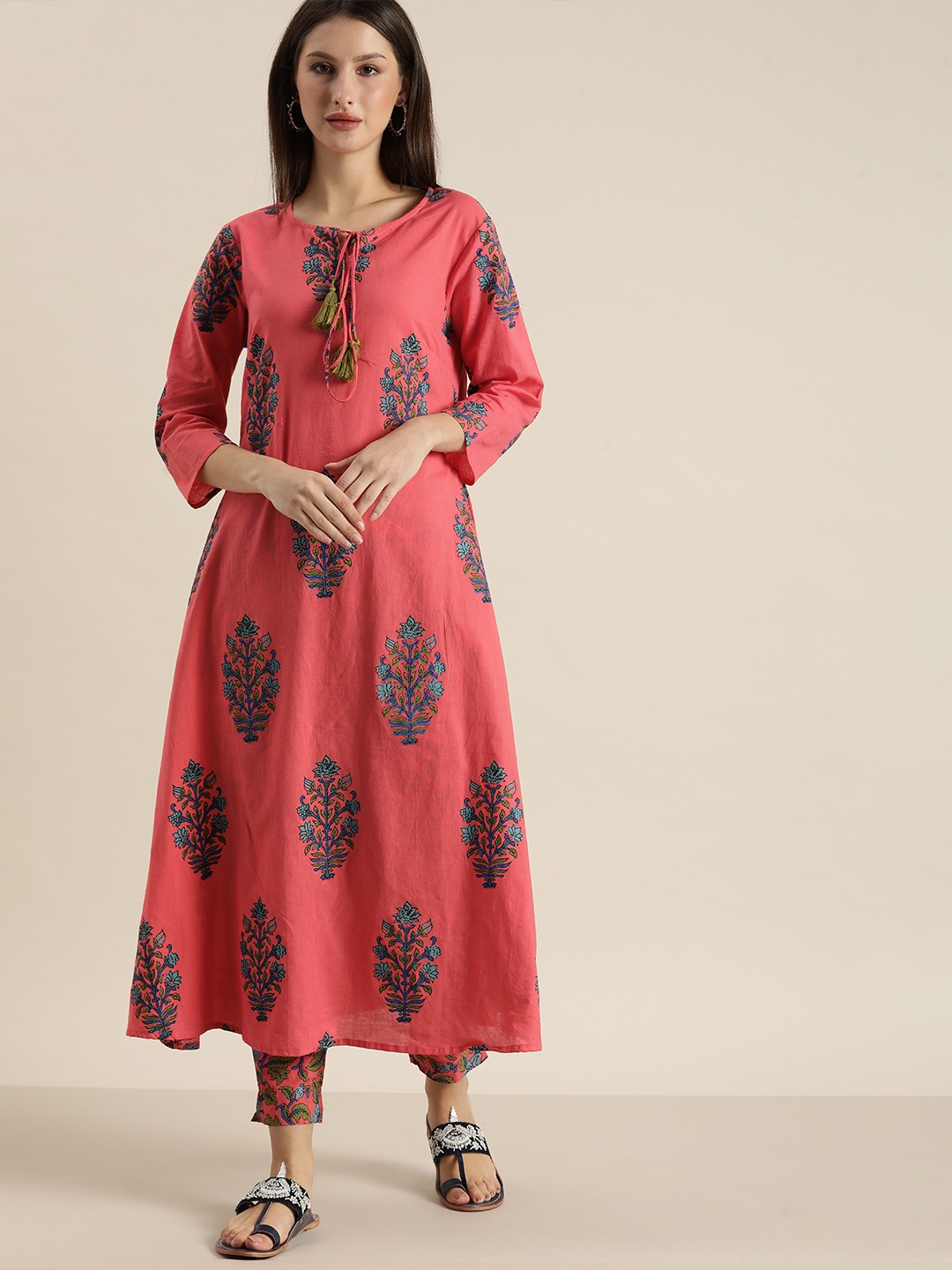 

Sangria Women Pink Floral Printed Regular Pure Cotton Kurta with Trousers