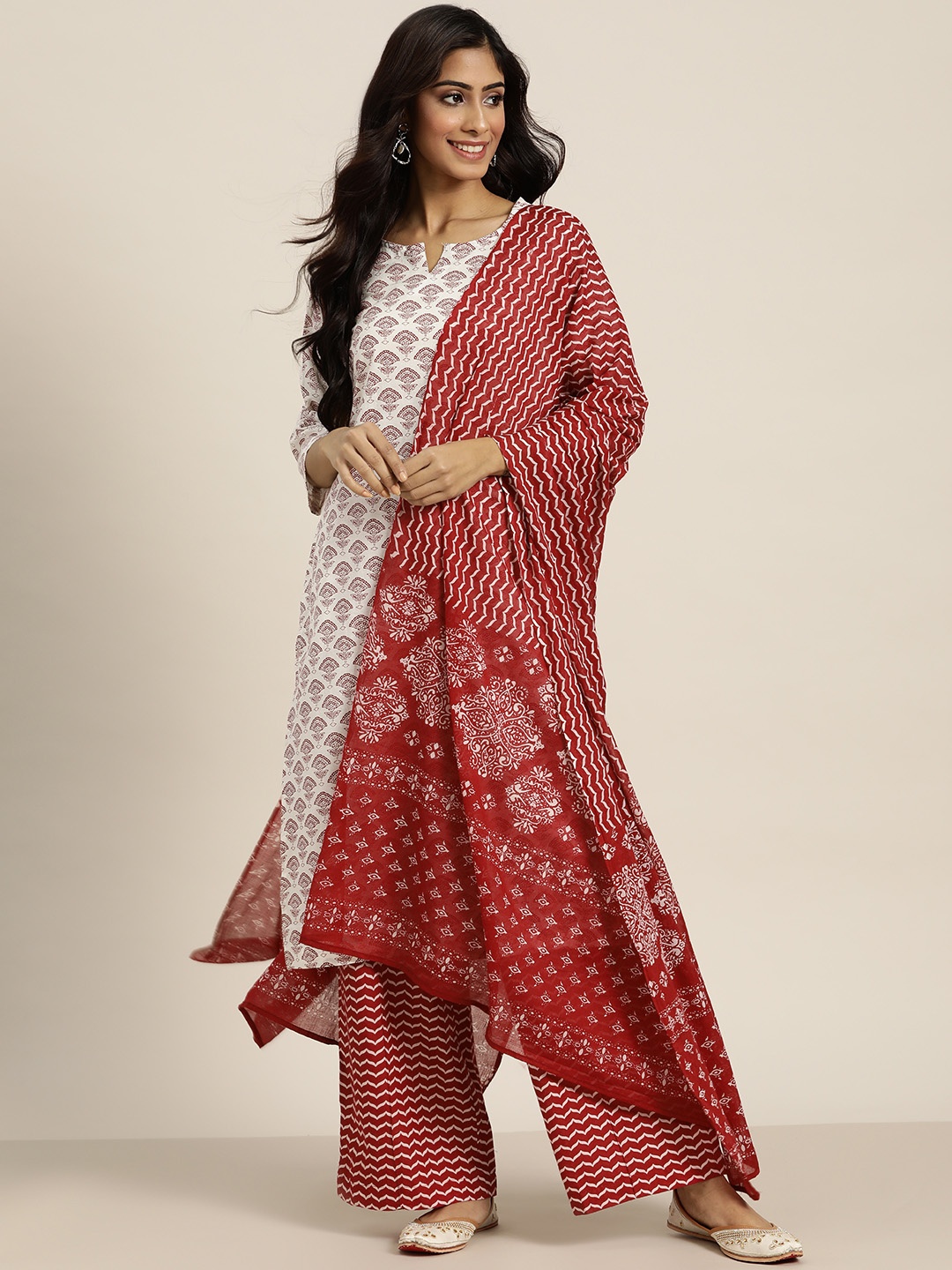 

Sangria Women White & Maroon Pure Cotton Printed Regular Kurta with Palazzos & Dupatta