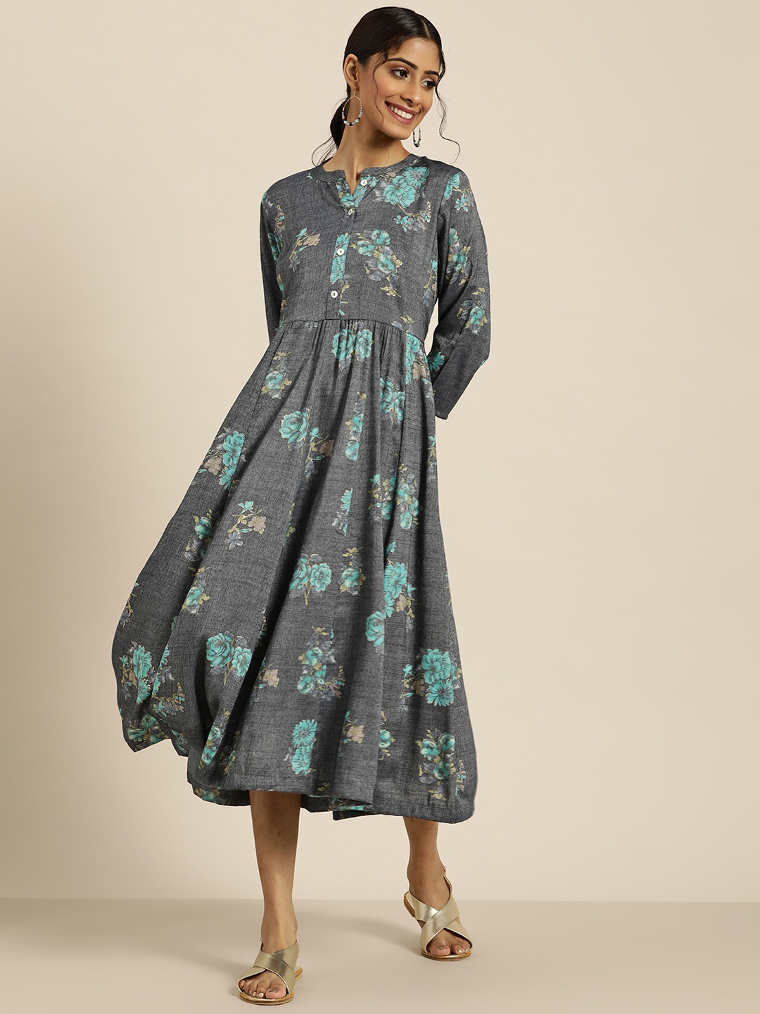 

Sangria Charcoal Grey & Blue Floral Print Gathered A-Line Midi Dress